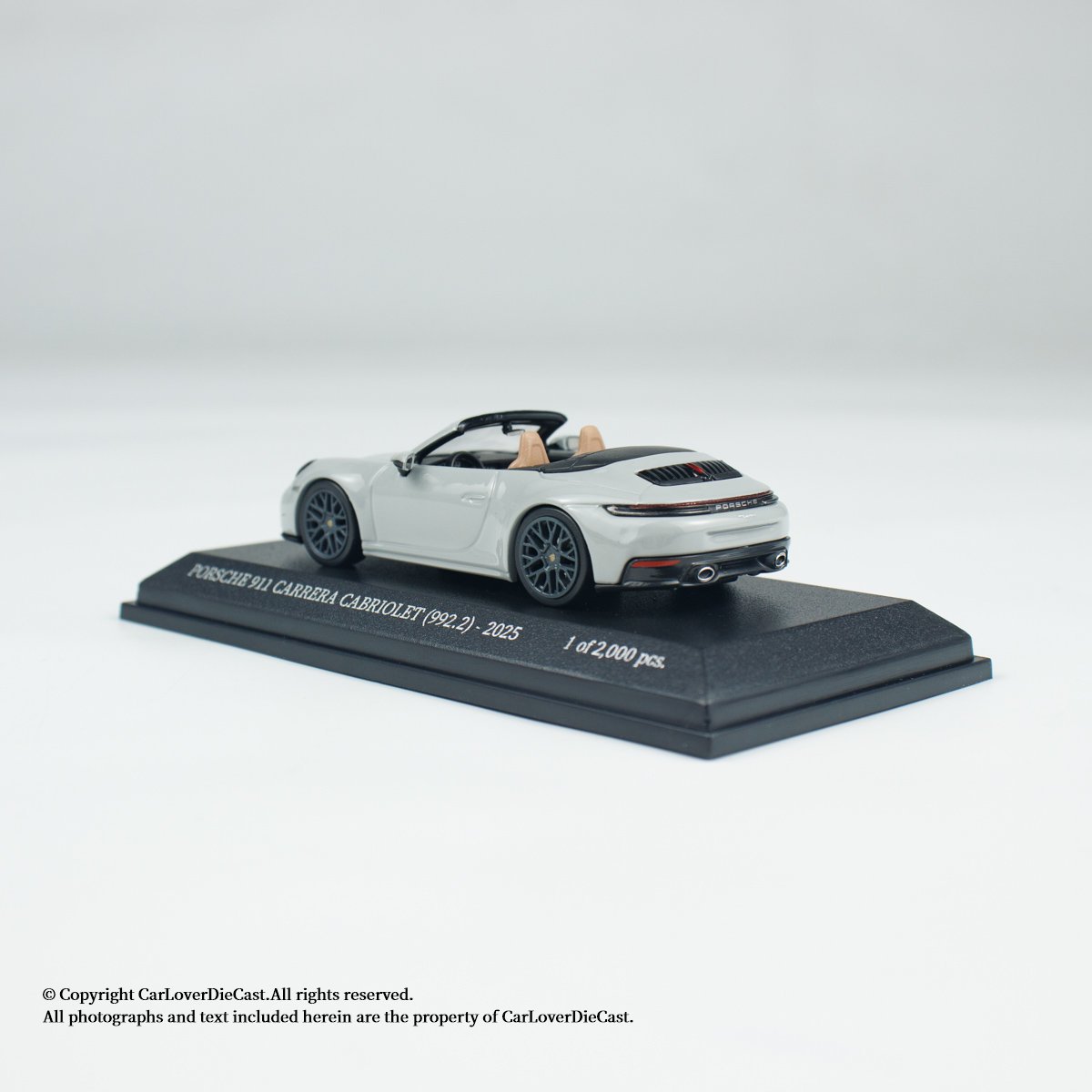 MINICHAMPS 1:64 PORSCHE 911(992.2) CARRERA CABRIOLET - 2025 - CHALK - Imagen 4