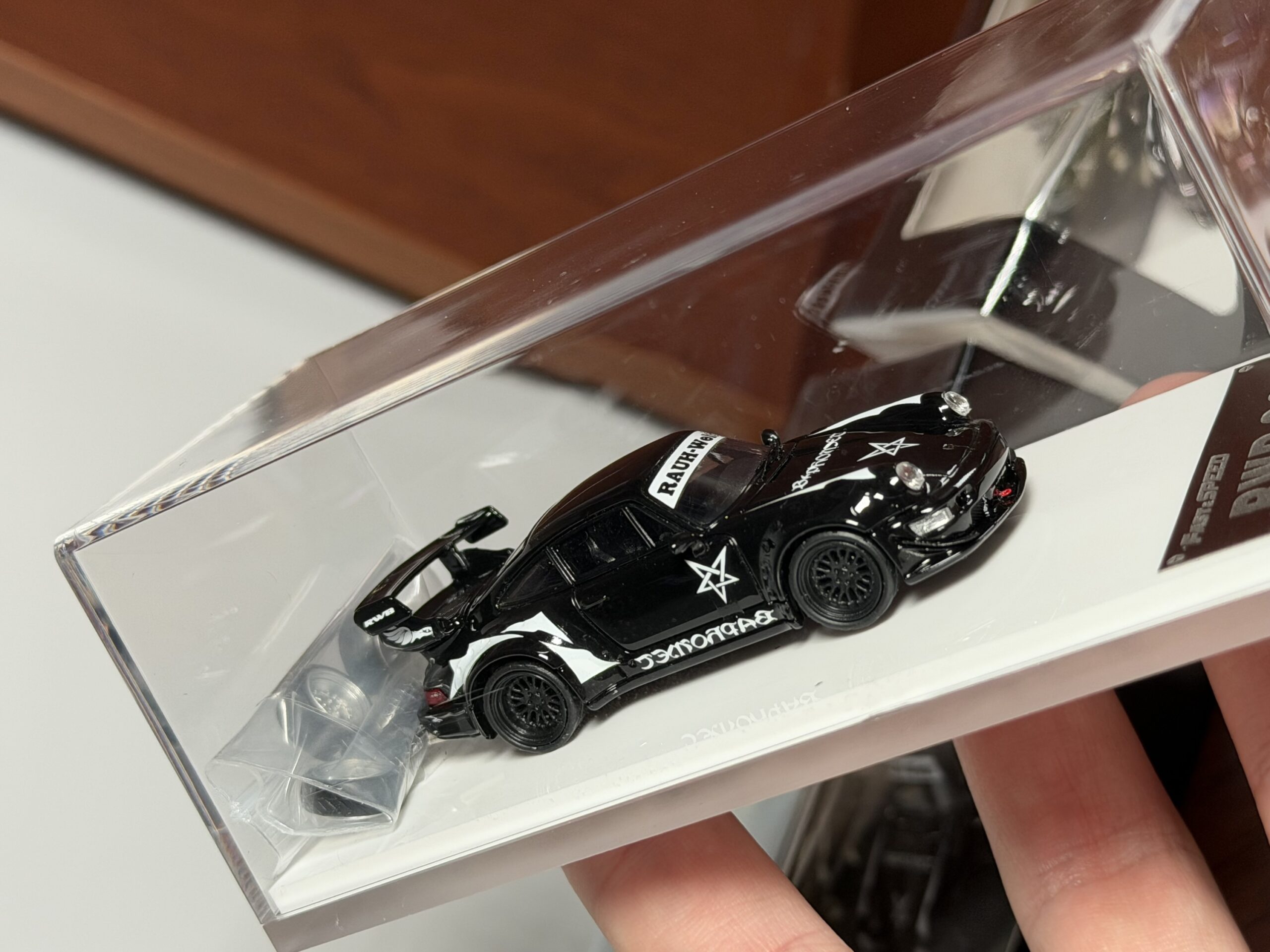 Fast and Speed 1:64 - Porsche RWB964 Wide Body Black Baphomet