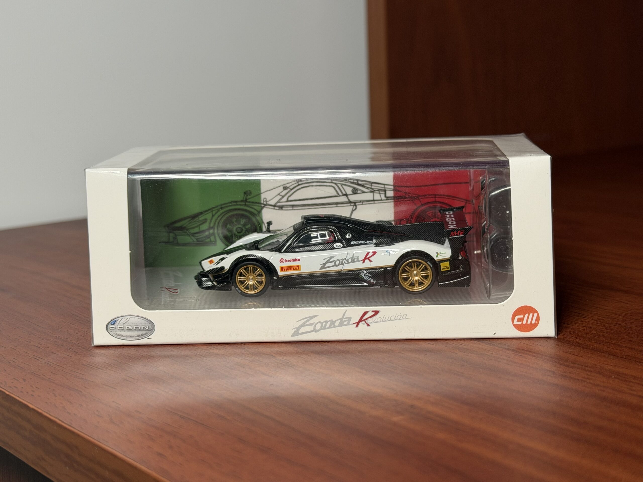 CM Model 1:64 Pagani Zonda Revolution Blanco - Imagen 2