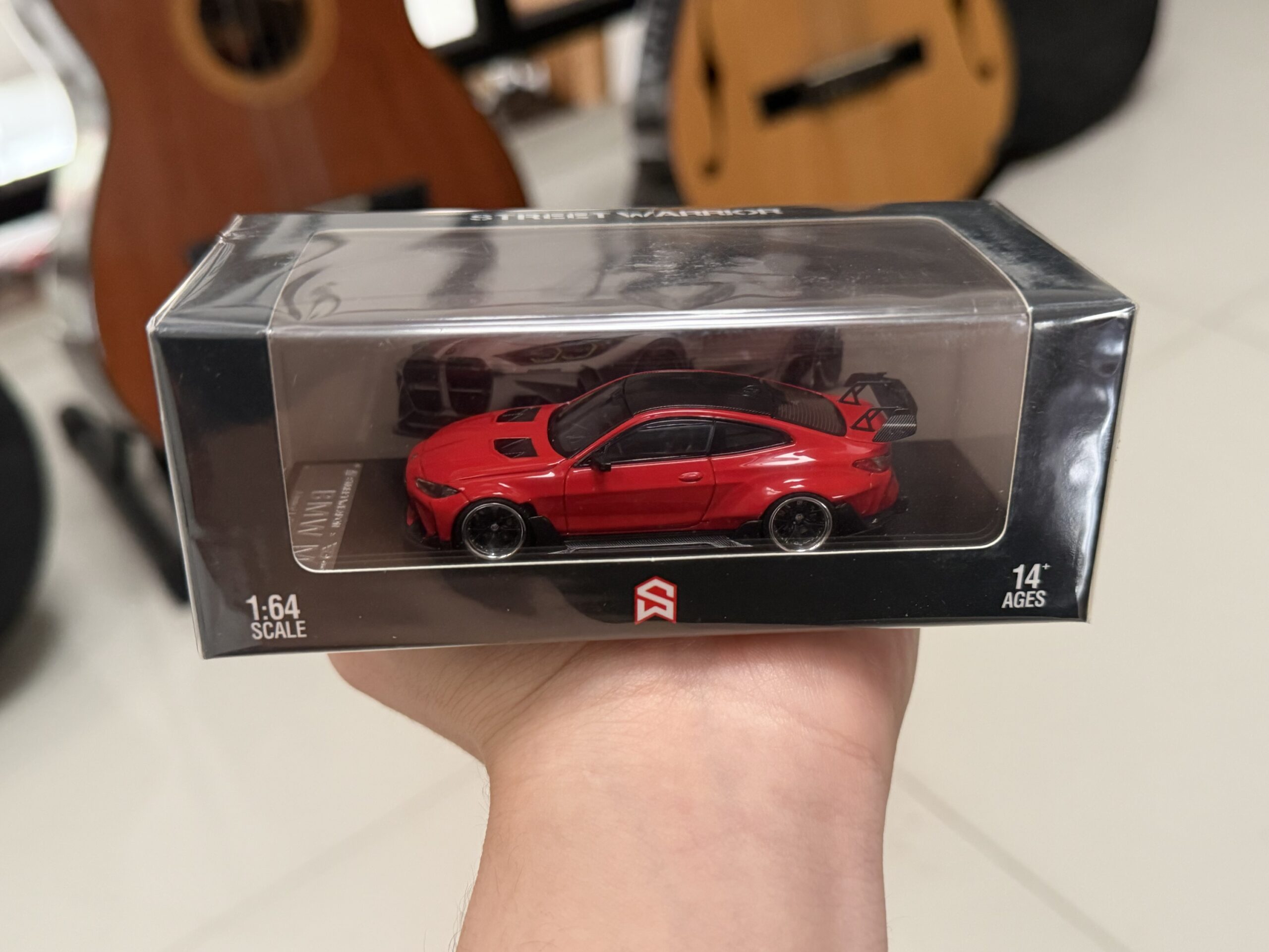 Street Weapon 1:64 BMW M4 G82 Adro Bodykit (Naranja o Verde) - Imagen 9