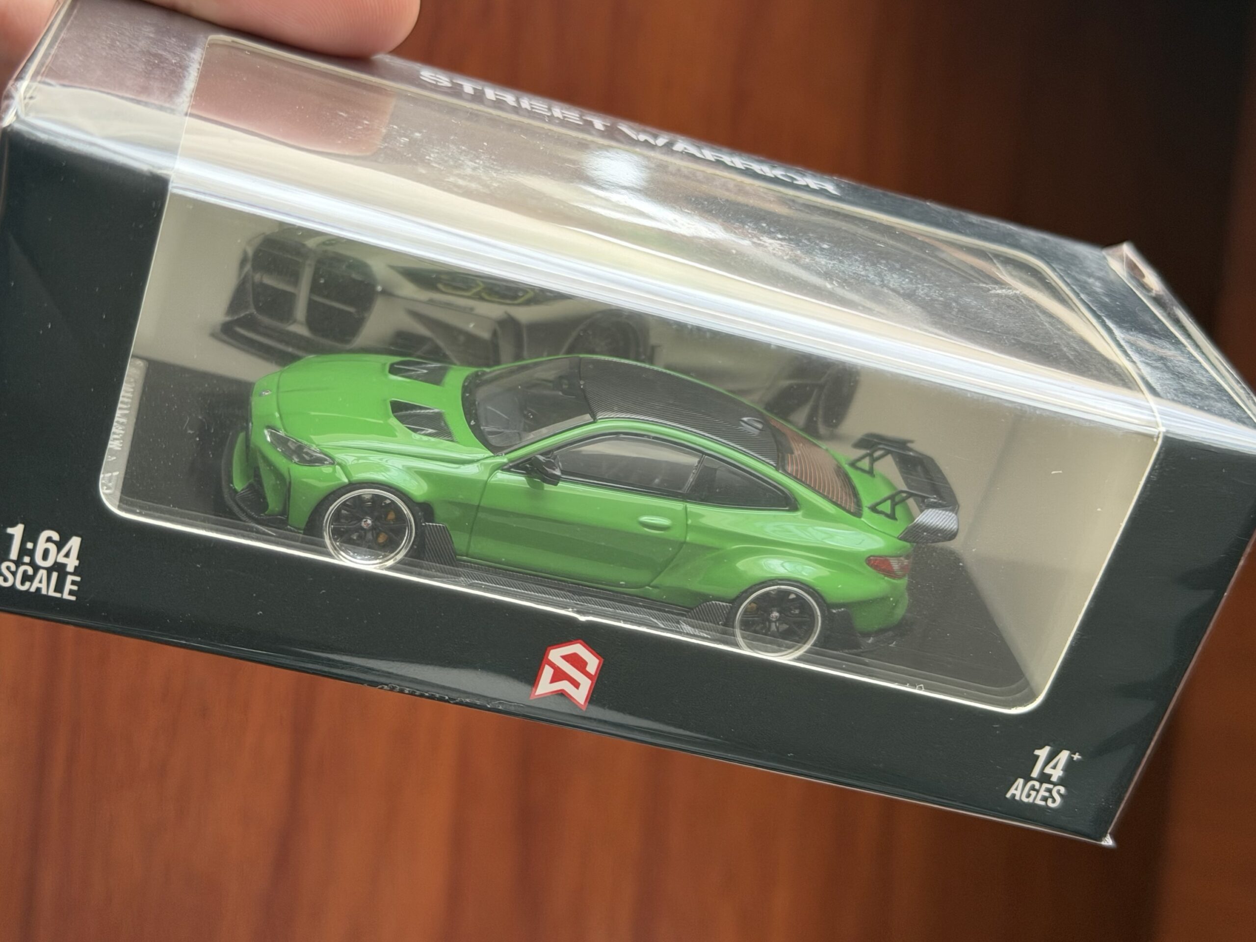 Street Weapon 1:64 BMW M4 G82 Adro Bodykit (Naranja o Verde) - Imagen 8