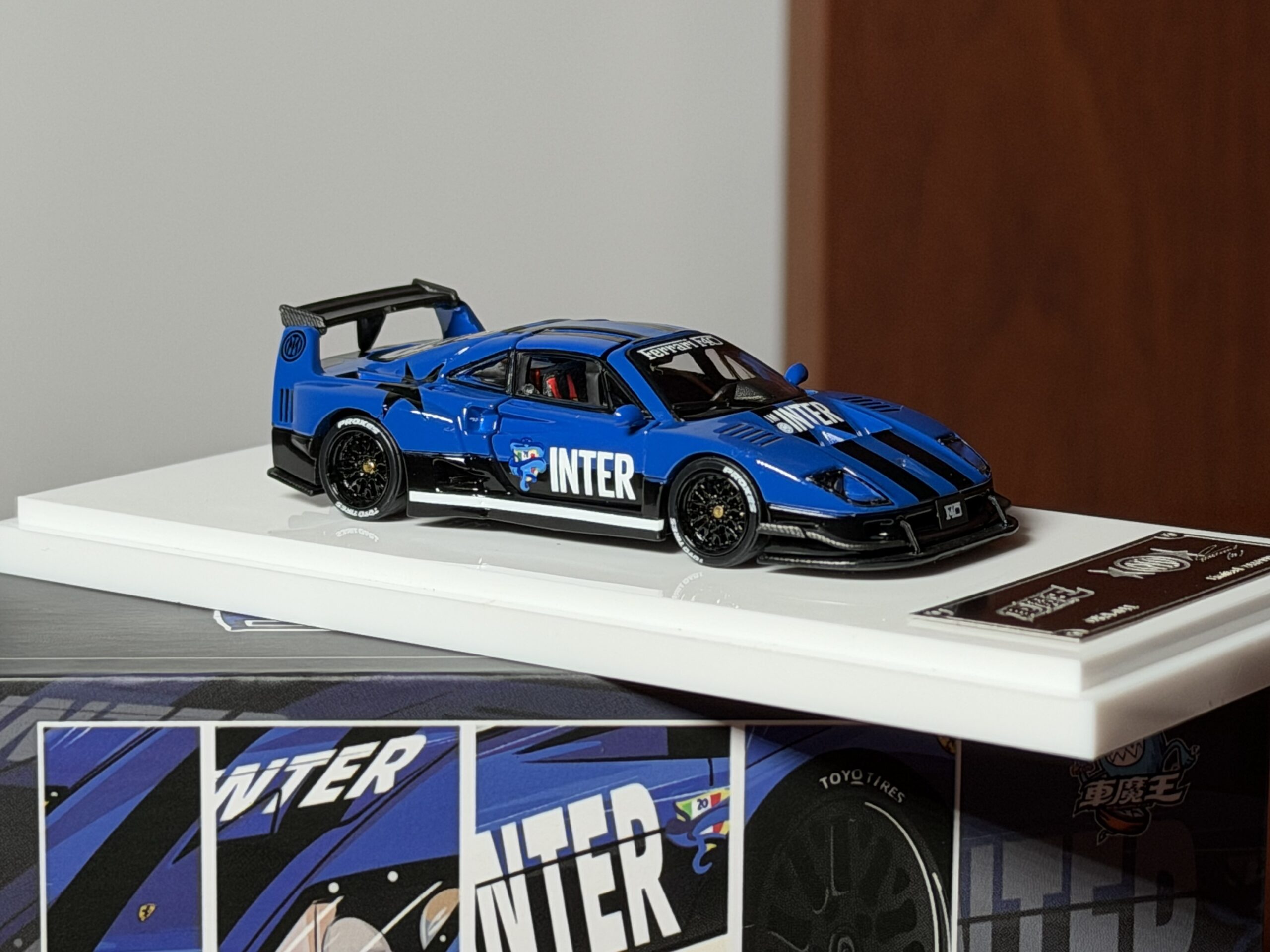 Demon King Auto 1:64 F40 LB-Works Inter | HW Bogotá