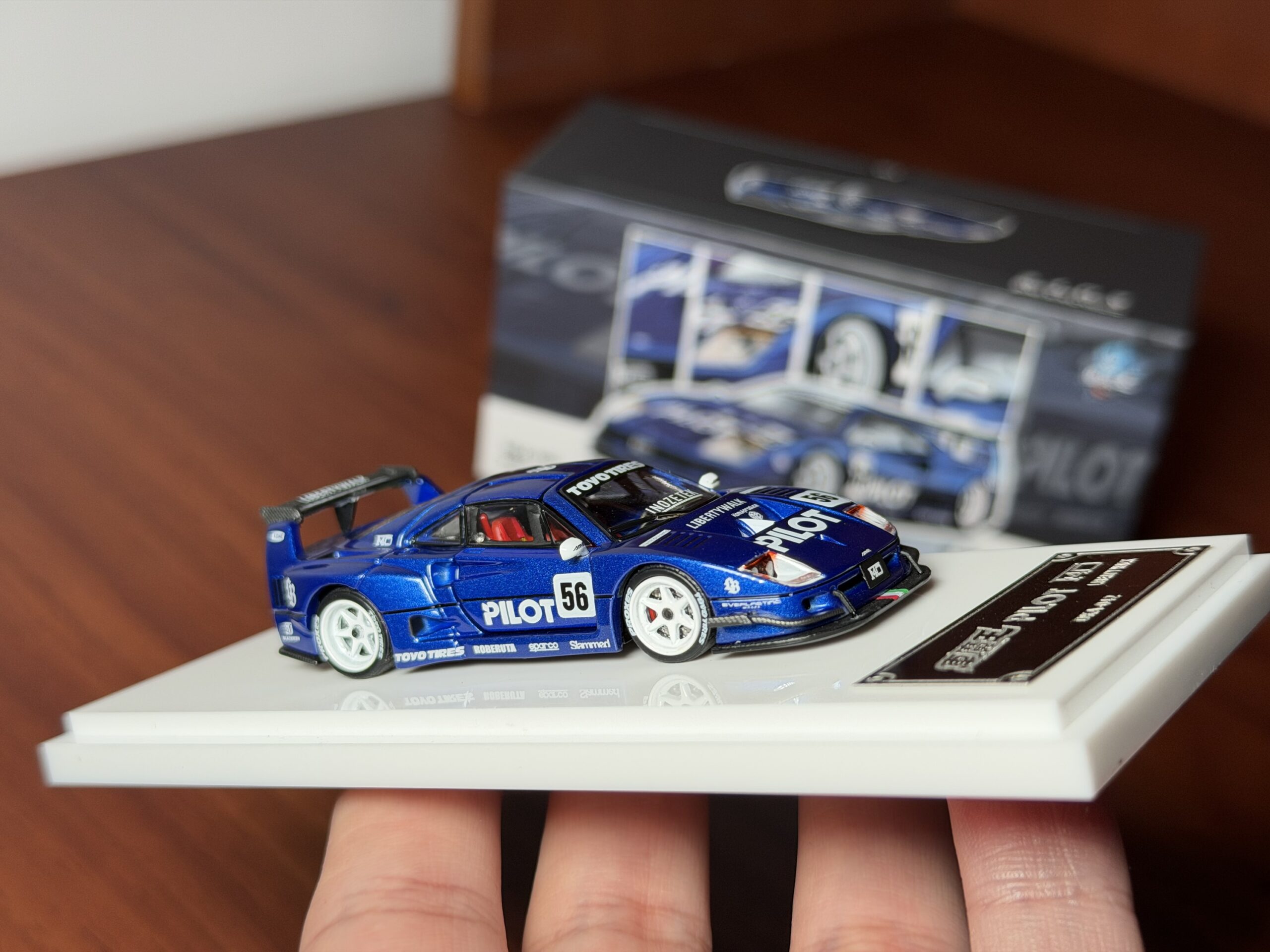 Demon King Auto 1:64 F40 LB-Works Pilot - Imagen 2