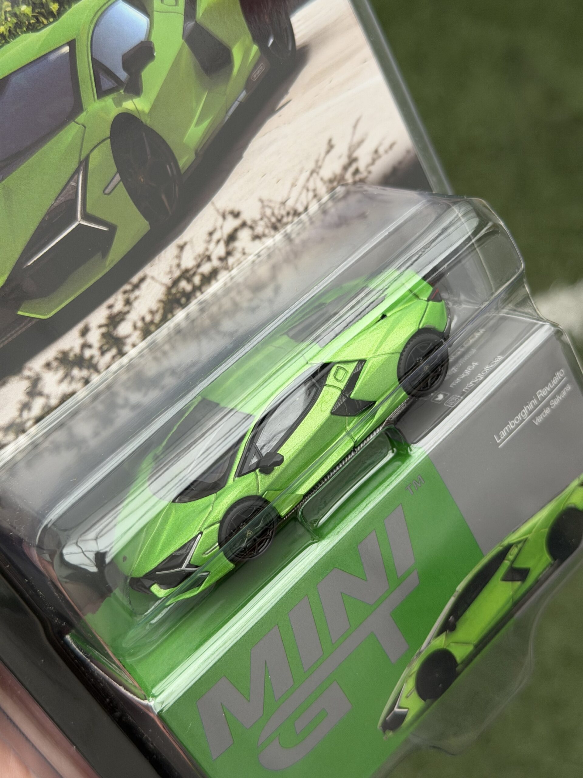 Mini GT 1:64 Lamborghini Revuelto – Verde Selvans Green – Limited Edition - Imagen 3