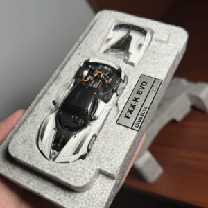 Little Toys 1:64 Ferrari FXX-K EVO Blanco