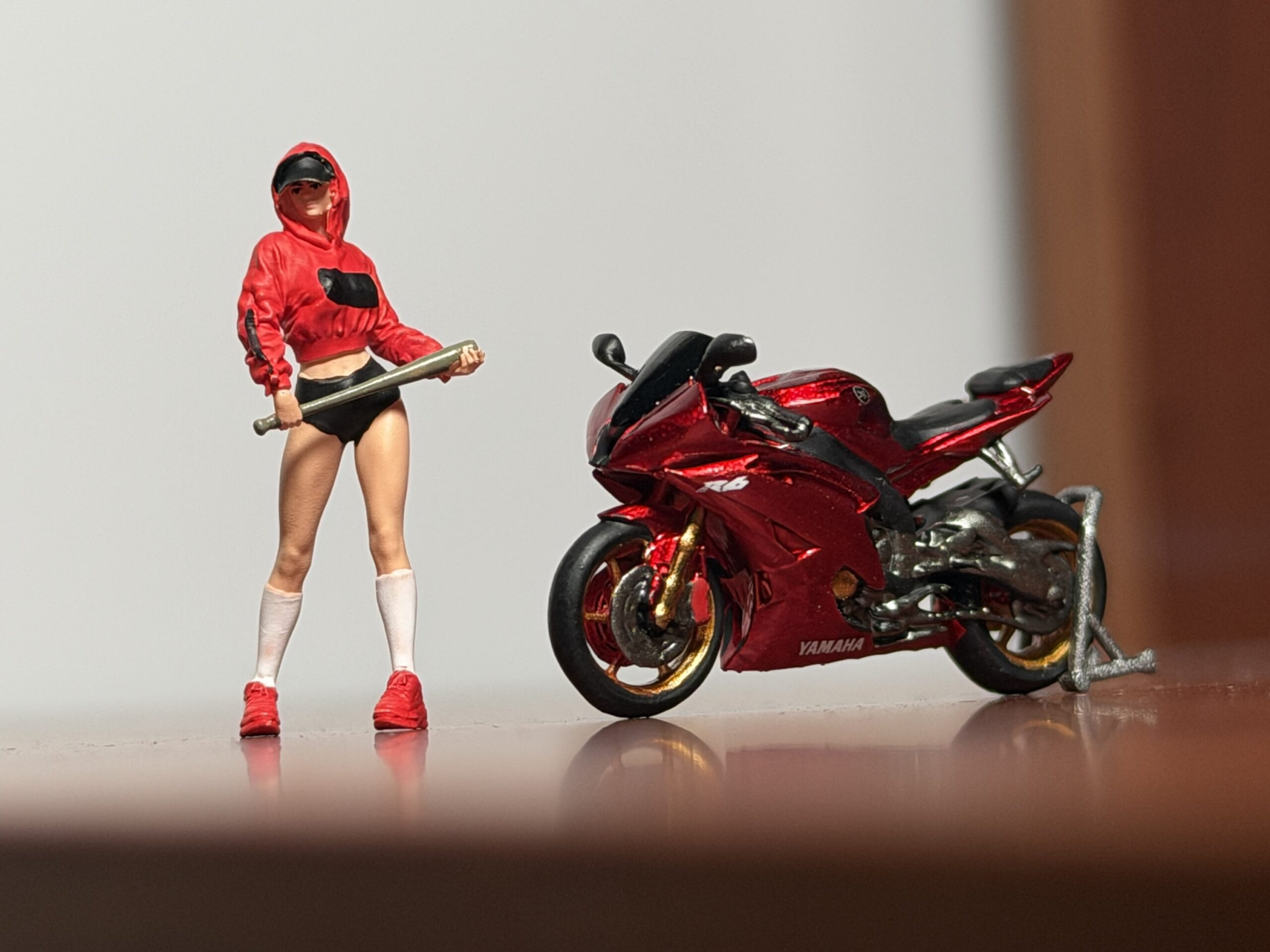 MoreArt 1/64 Yamaha R6 Baseball Girl Motorcycle Figure Set