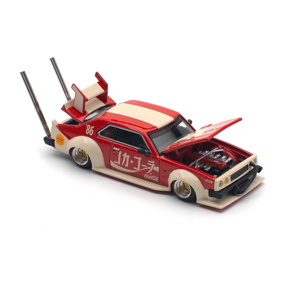 Pop Race 1/64 Skyline C210 Bosozoku Style Coca Cola - Imagen 2