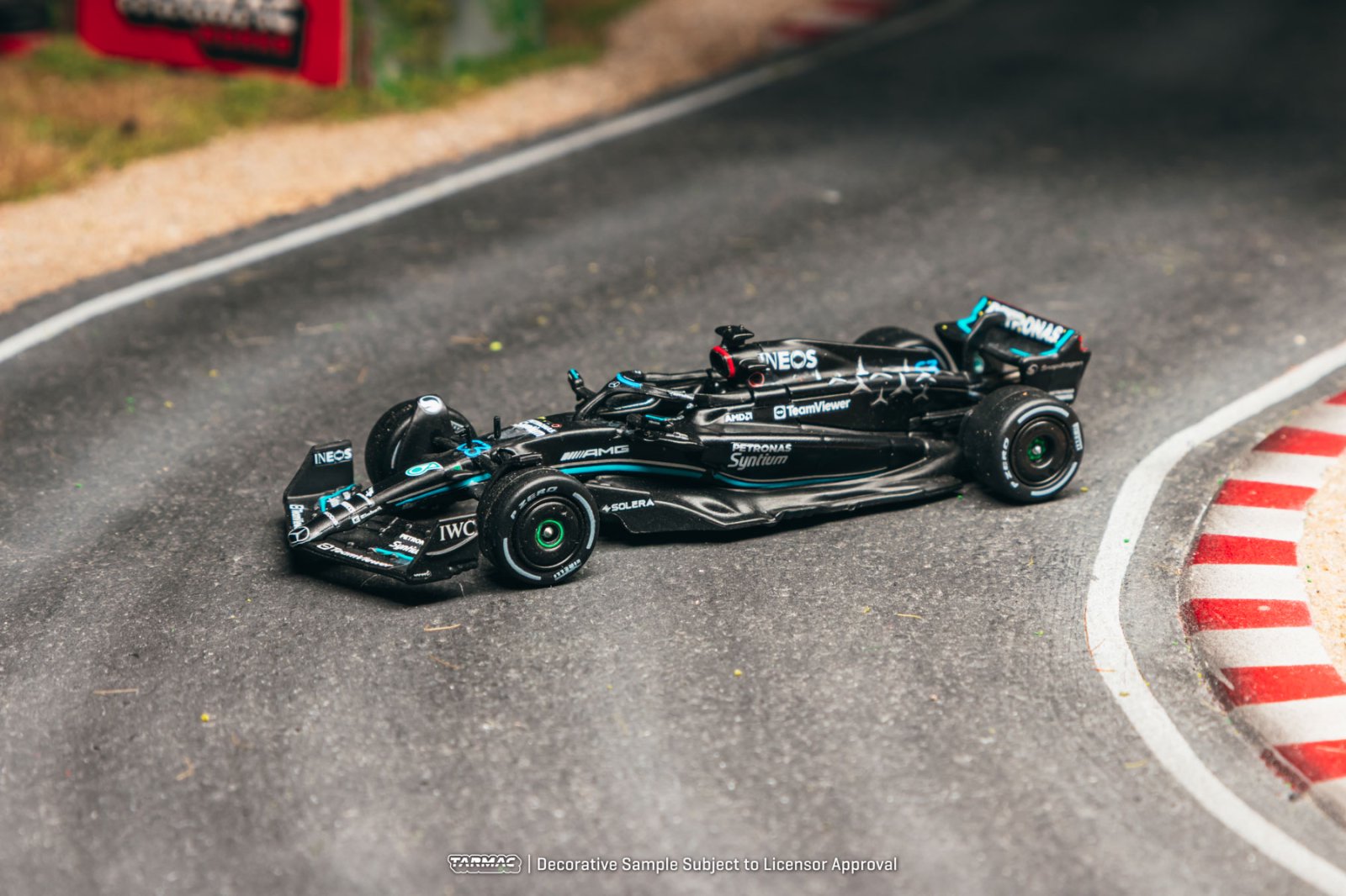 Tarmac 1/64 Mercedes-AMG F1 W14 E Performance Italian Grand Prix 2023 George Russell - Imagen 3