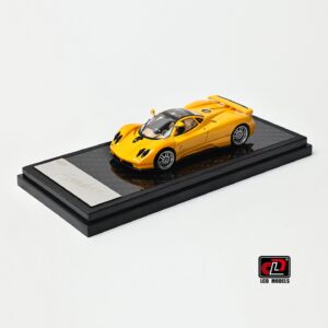 *PREORDEN* LCD 1:64 Pagani Zonda Amarillo