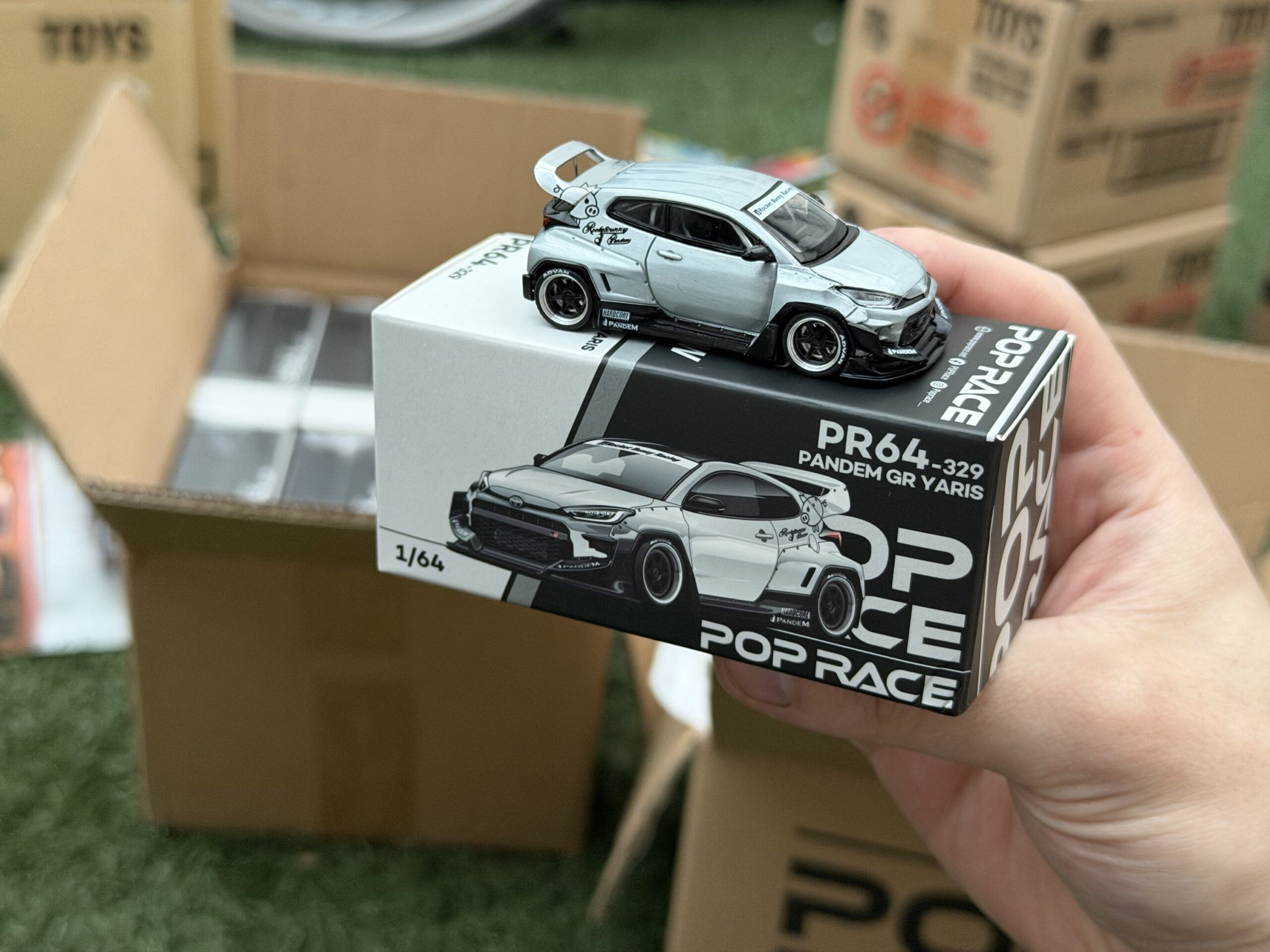 POPRACE 1/64 PANDEM GR YARIS RAW MATERIAL