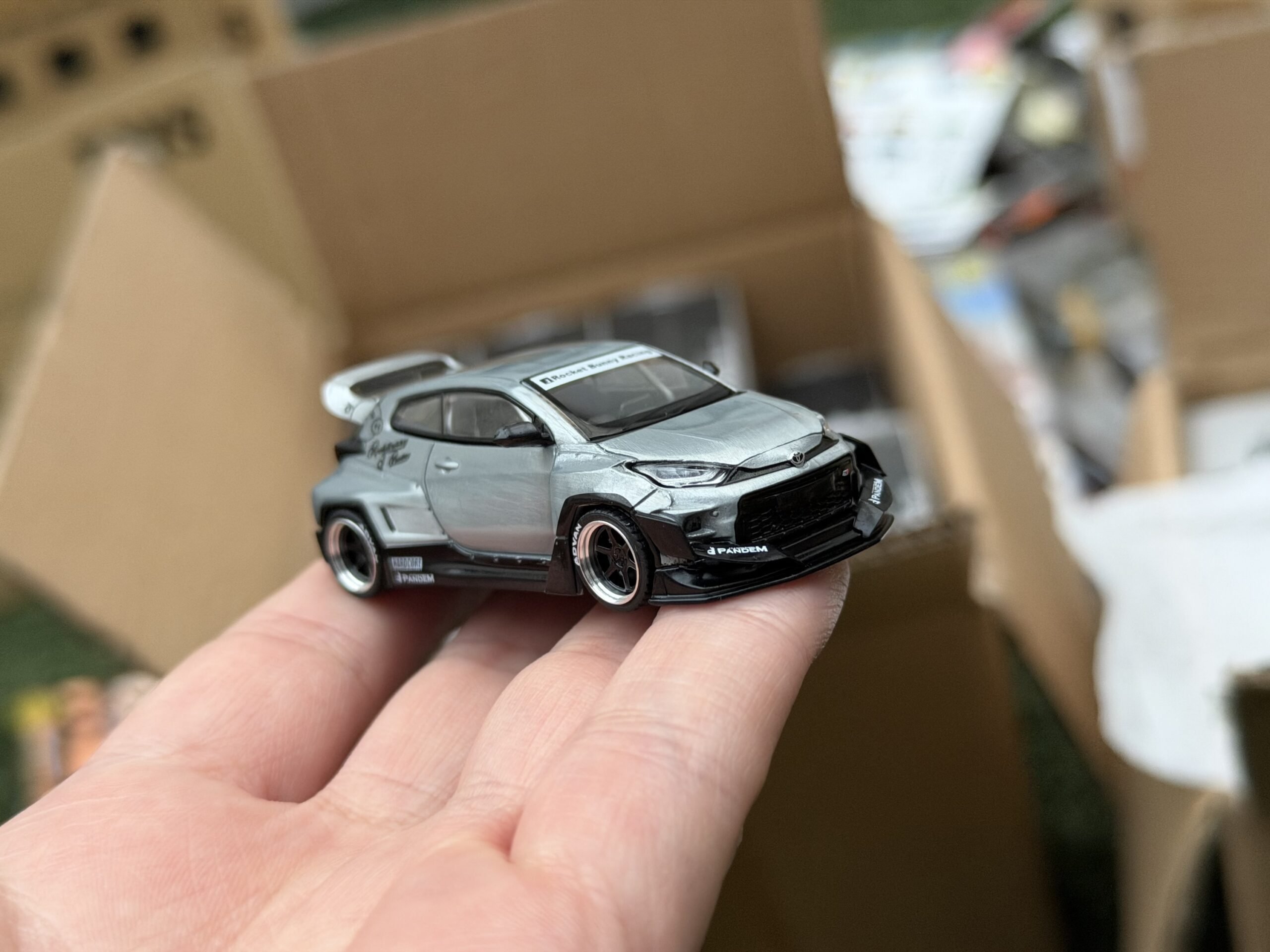 POPRACE 1/64 PANDEM GR YARIS RAW MATERIAL - Imagen 6