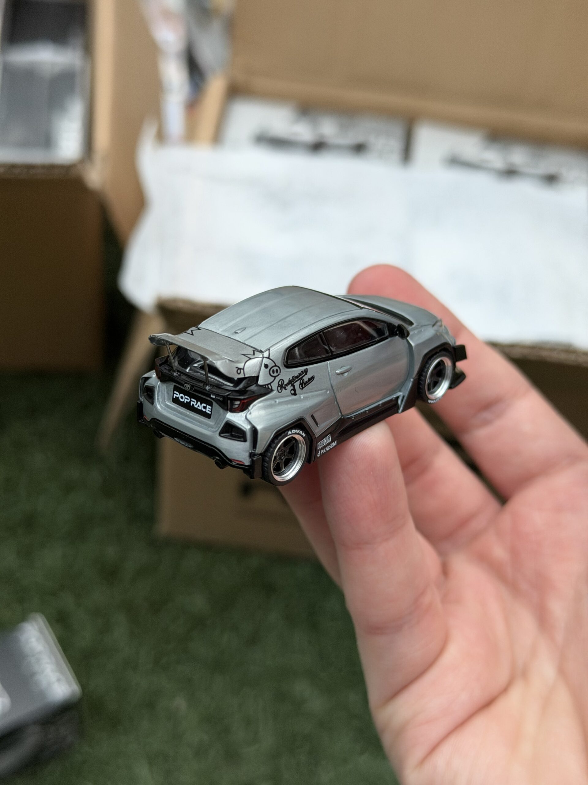 POPRACE 1/64 PANDEM GR YARIS RAW MATERIAL - Imagen 5