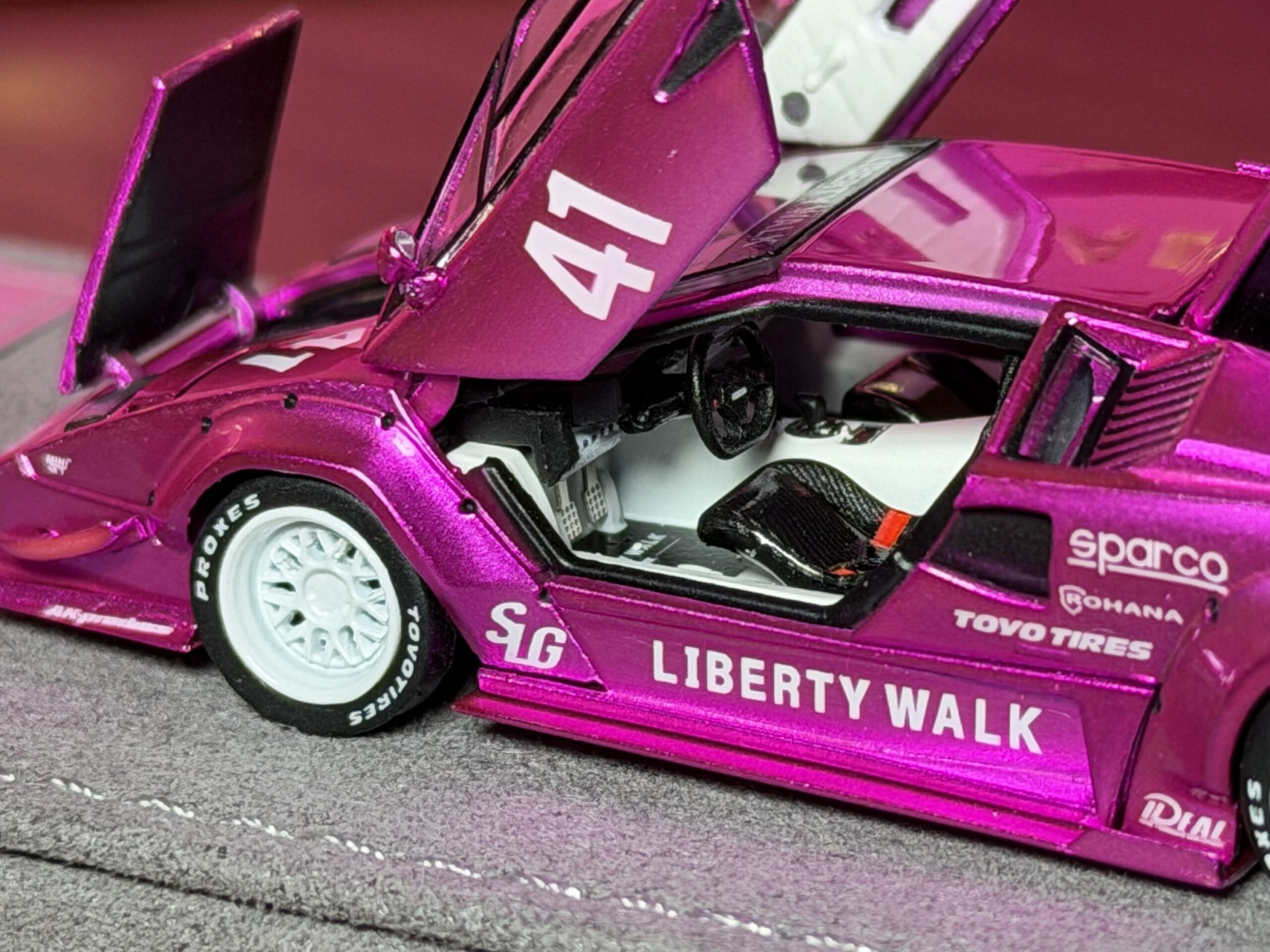 TopArt 1:64 Lamborghini Countach Chrome Pink Foshan APAxpo2025