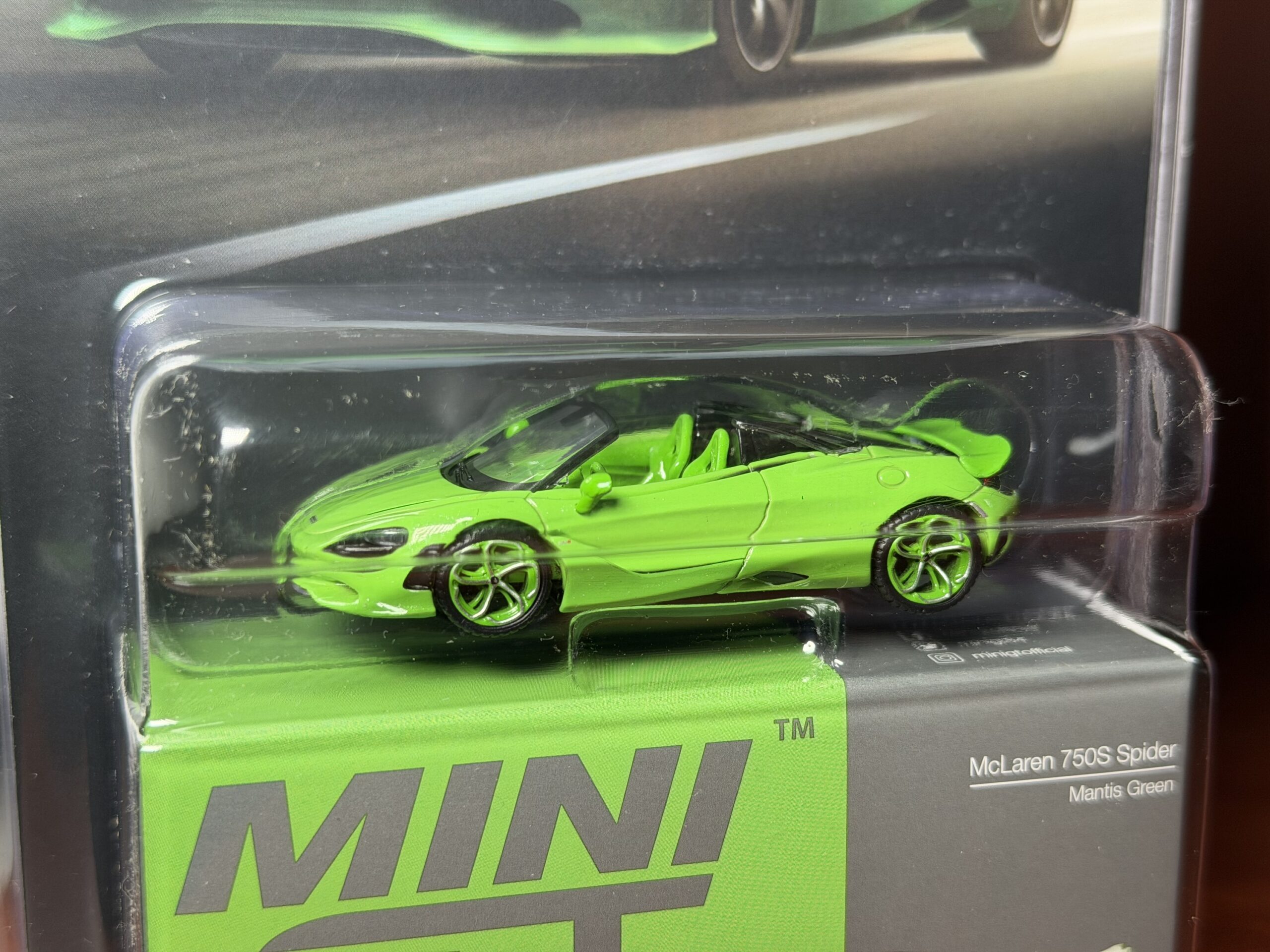 *CHASE* Mini GT 1:64 McLaren 750S Spider – Mantis Green - Imagen 2