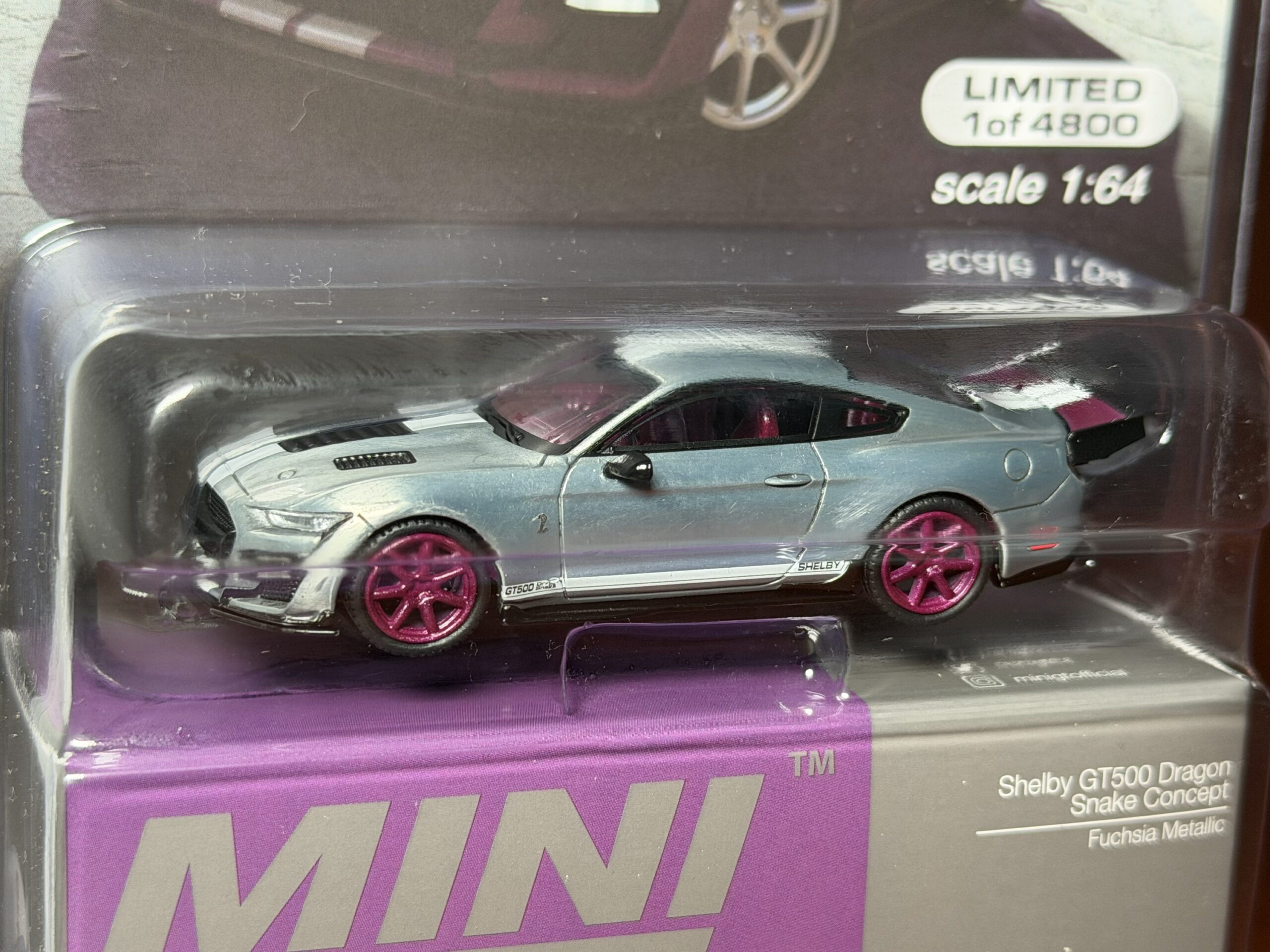 *CHASE* Mini GT 1:64 Shelby GT500 Dragon Snake Concept – Fuchsia Metallic - Imagen 2