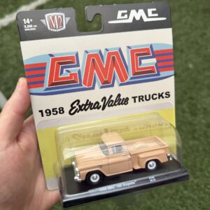 M2 Machines 1:64 1958 GMC 100 Stepside Pickup