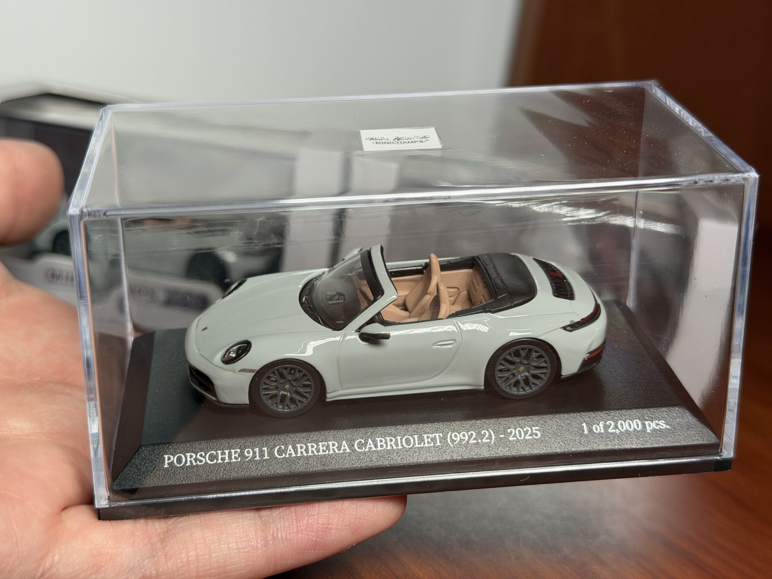 MINICHAMPS 1:64 PORSCHE 911(992.2) CARRERA CABRIOLET - 2025 - CHALK