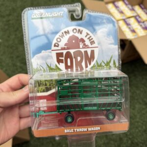 *CHASE* Greenlight 1:64 Bale Throw Wagon
