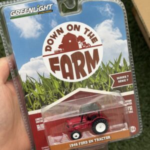 Greenlight 1:64  1946 Ford 8N Tractor Red with Black Canopy