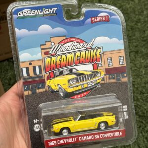 Greenlight 1:64 1969 Chevrolet Camaro SS Convertible