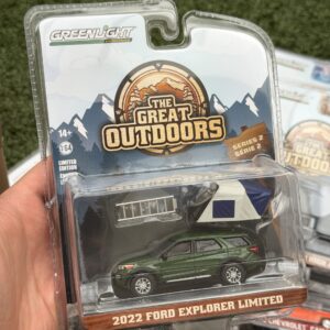 Greenlight 1:64 2022 Ford Explorer Limited