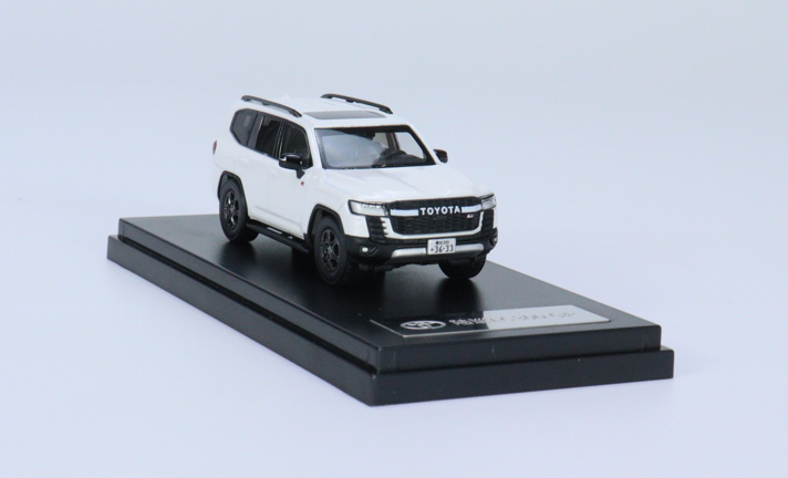 GCD 1:64 Toyota Land Cruiser LC300 GR-Sport White - Imagen 2