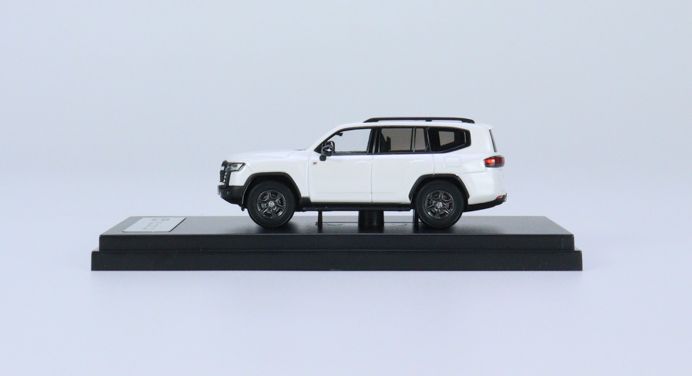 GCD 1:64 Toyota Land Cruiser LC300 GR-Sport White - Imagen 4