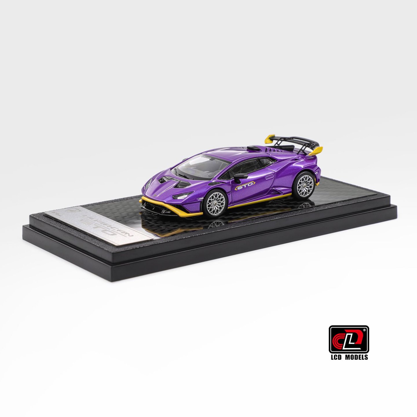 LCD 1:64 Lamborghini Huracan STO Morado - Imagen 19