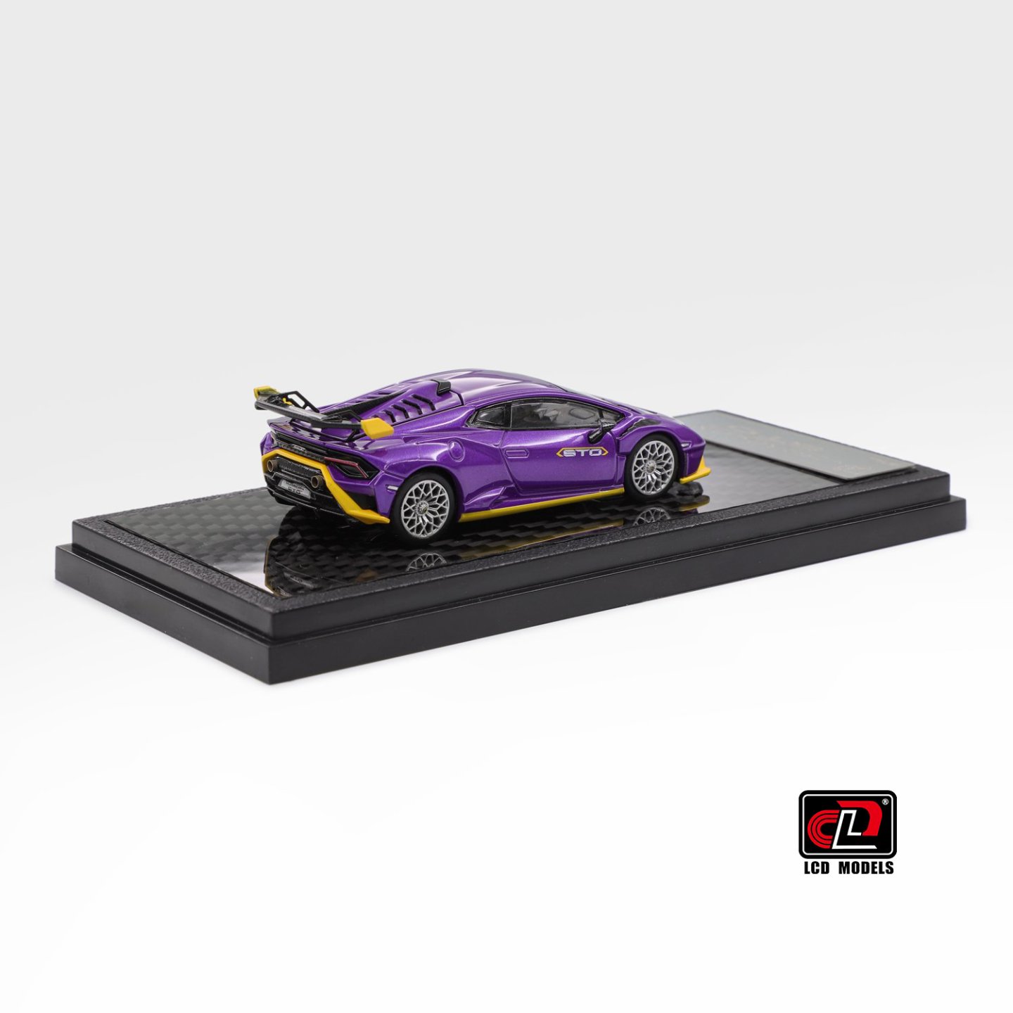LCD 1:64 Lamborghini Huracan STO Morado - Imagen 20