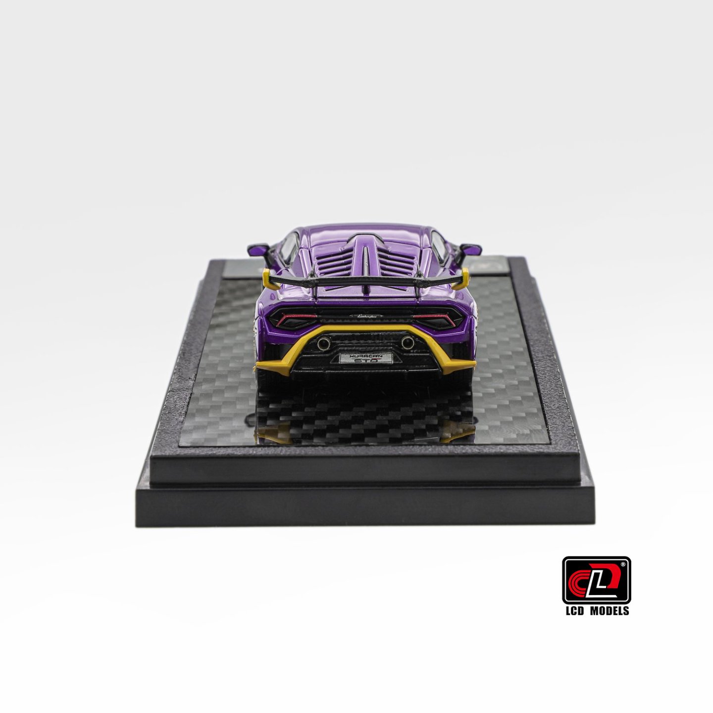 LCD 1:64 Lamborghini Huracan STO Morado - Imagen 17