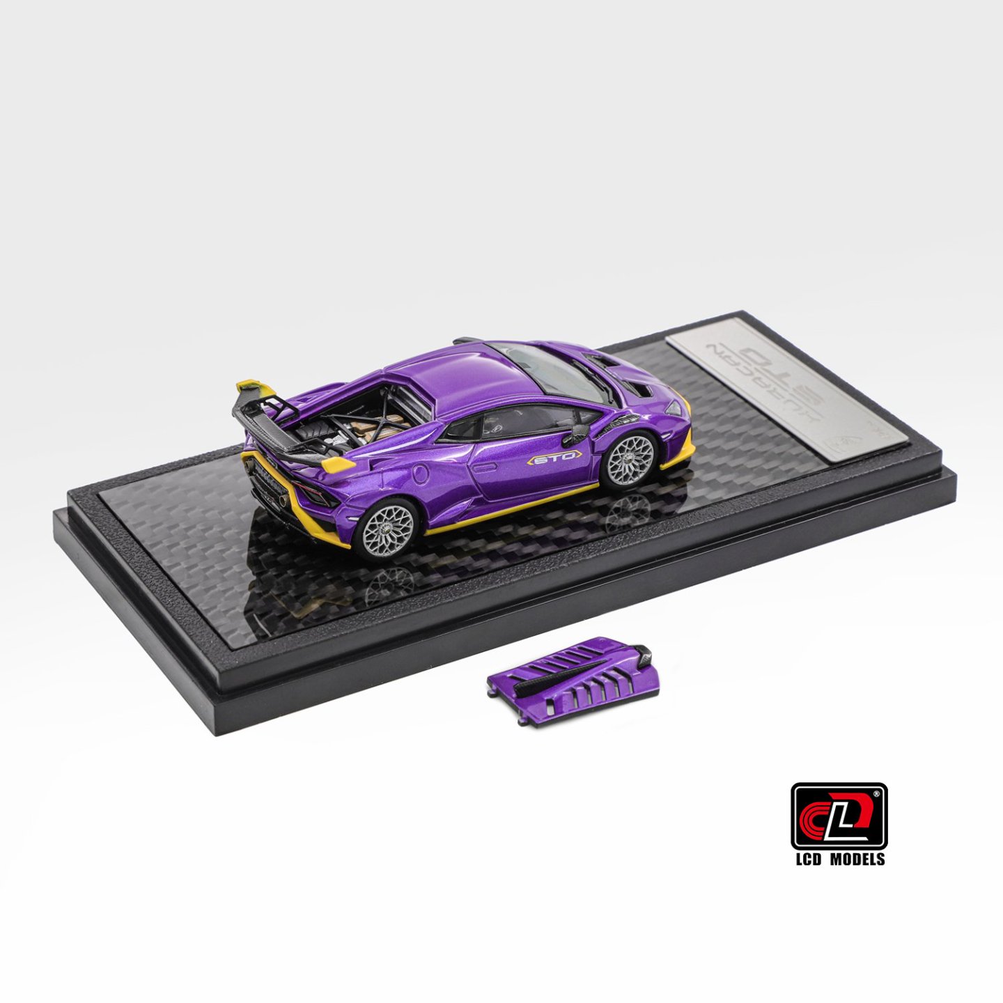 LCD 1:64 Lamborghini Huracan STO Morado - Imagen 12