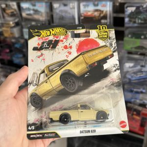 Hot Wheels Premium 1:64 DATSUN 620