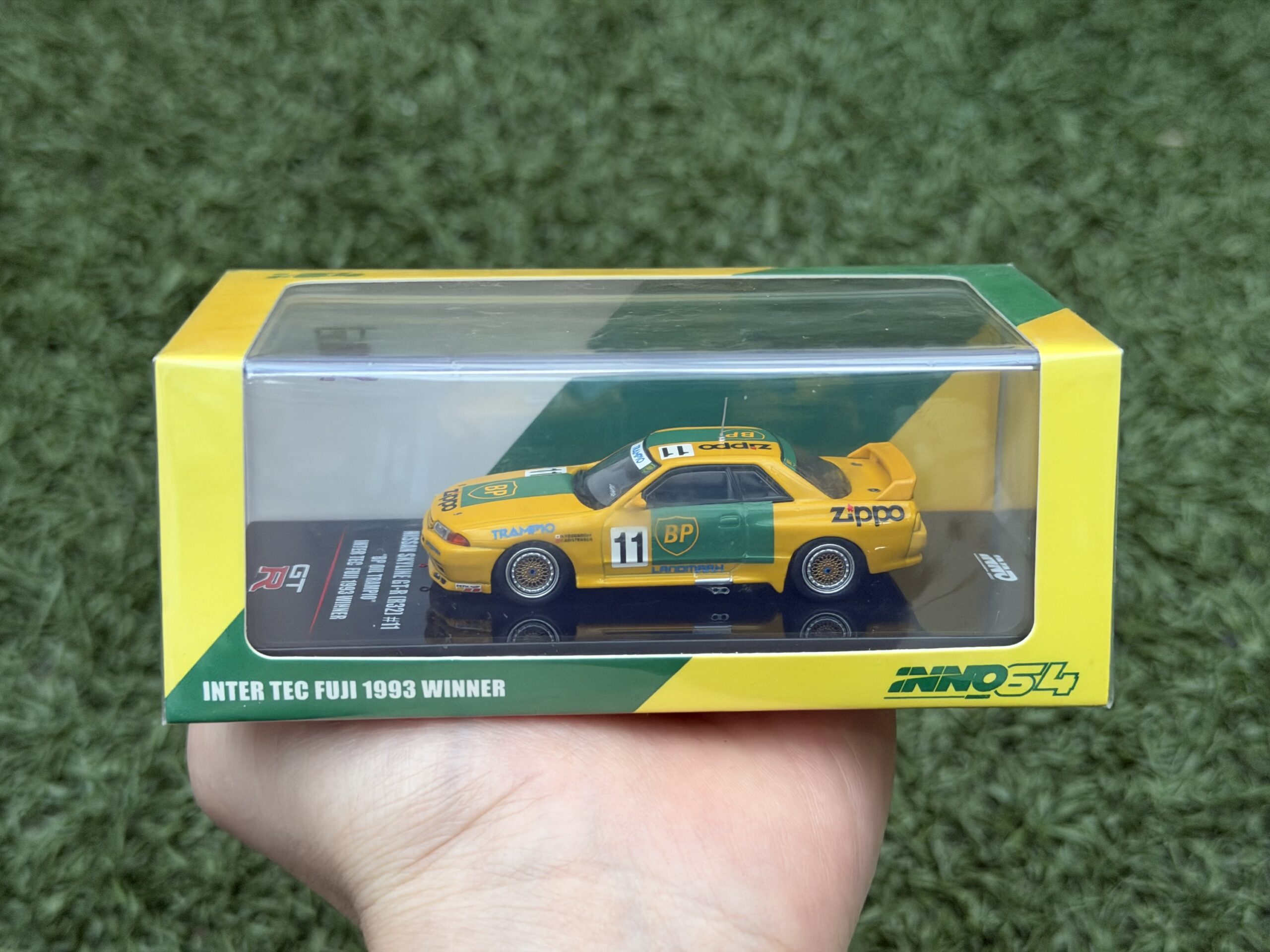 INNO64 1:64 Nissan Skyline GT-R R32 – BP Trampio #11 – InterTEC Fuji 1993 Winner