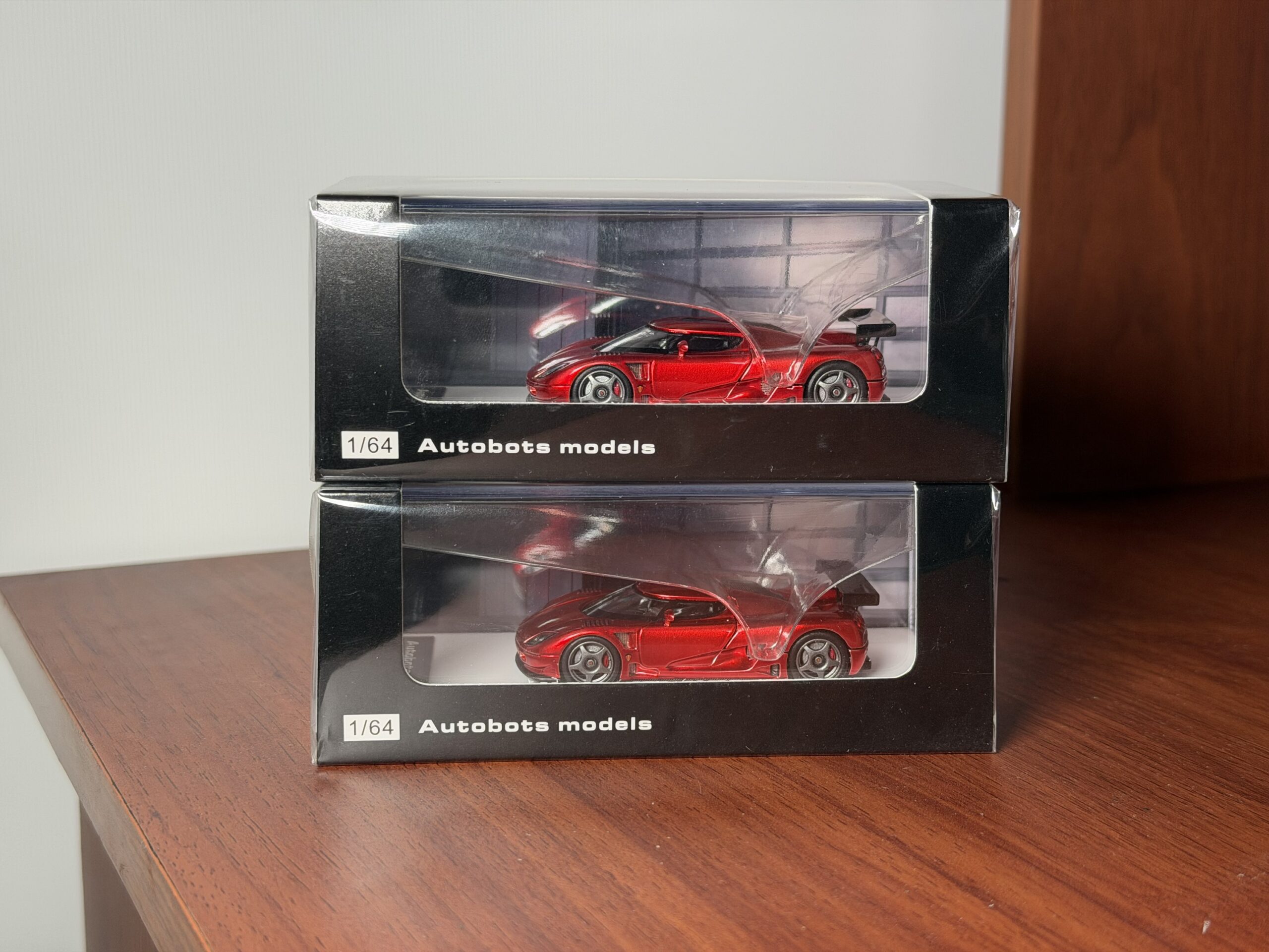 AUTOBOTS 1:64 Koenigsegg CCGT Rojo - Imagen 3