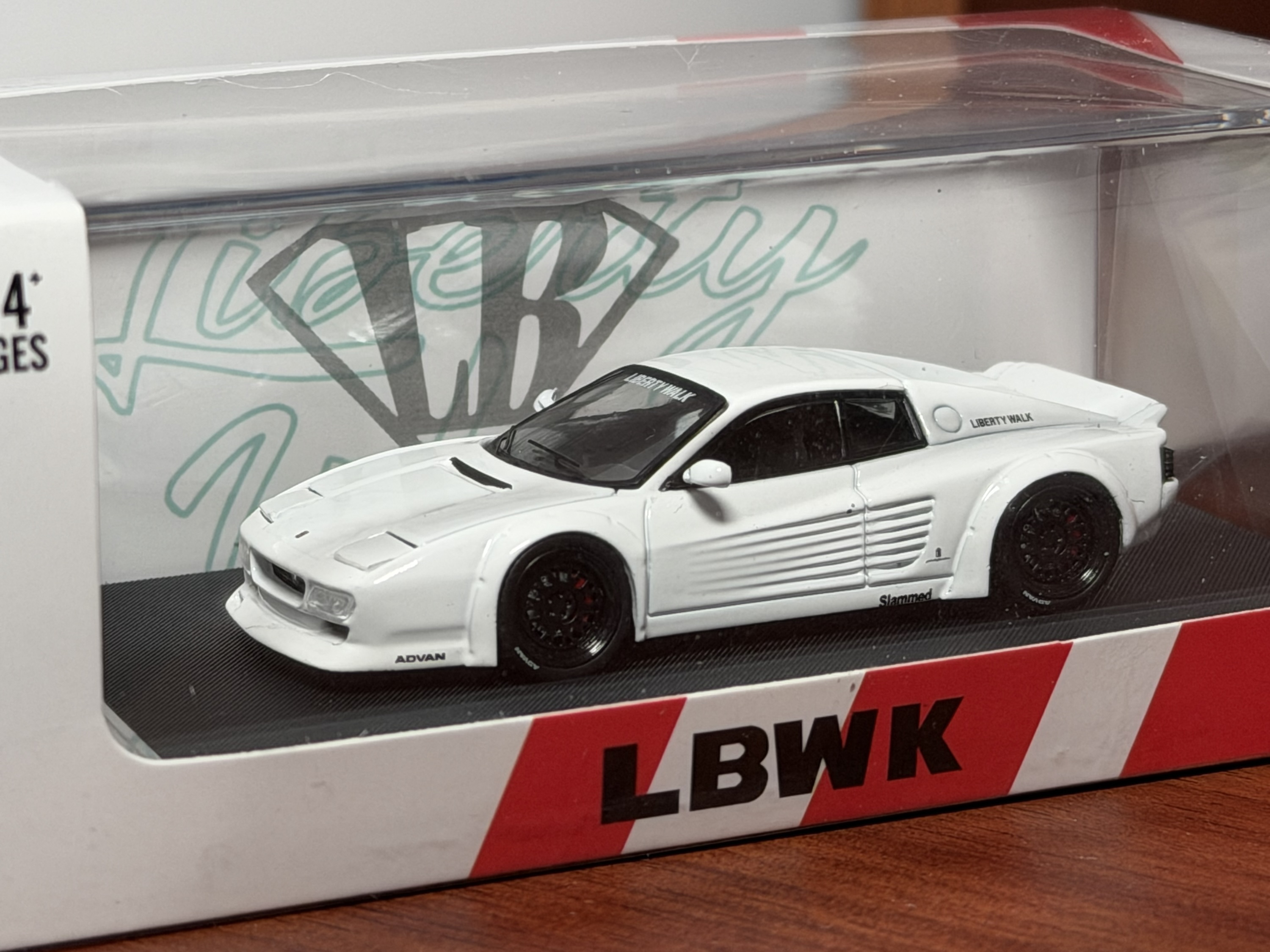 Star Model 1:64 Ferrari 512 TR Liberty Walk Blanco (Limitado y numerado a 999 unidades)