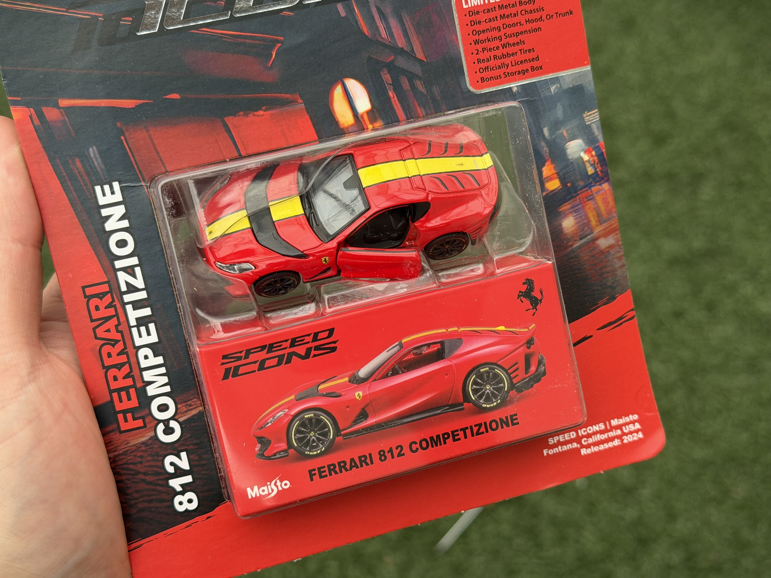 Maisto 1:64 Speed Icons Ferrari 812 Competizione Rojo