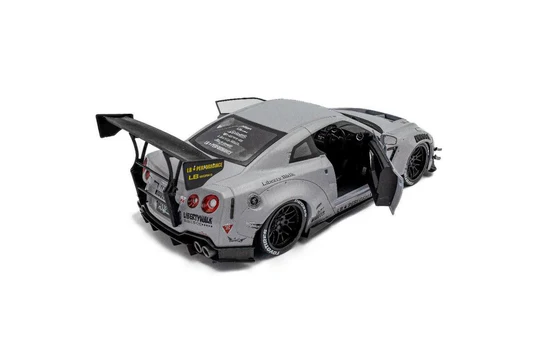 Solido x American Diorama 1:18 Nissan R35 GTR Liberty Walk + Wataru Kato Figurine Street Fighter - Imagen 5