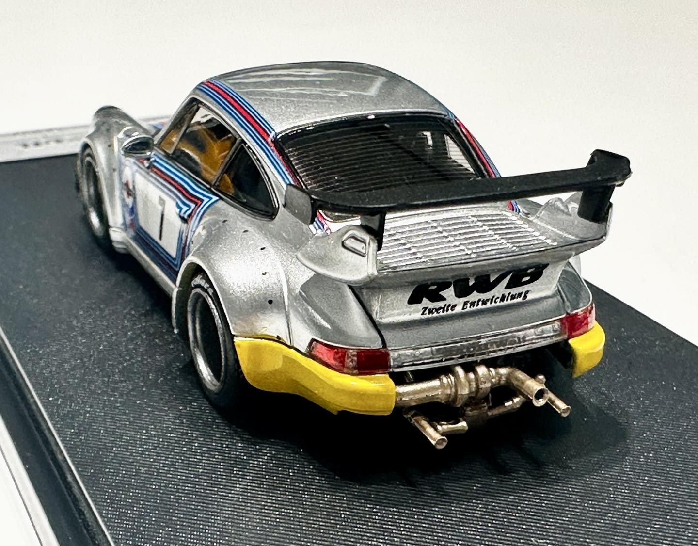 Street Warrior 1:64 Porsche RWB 964 Martini - Imagen 10