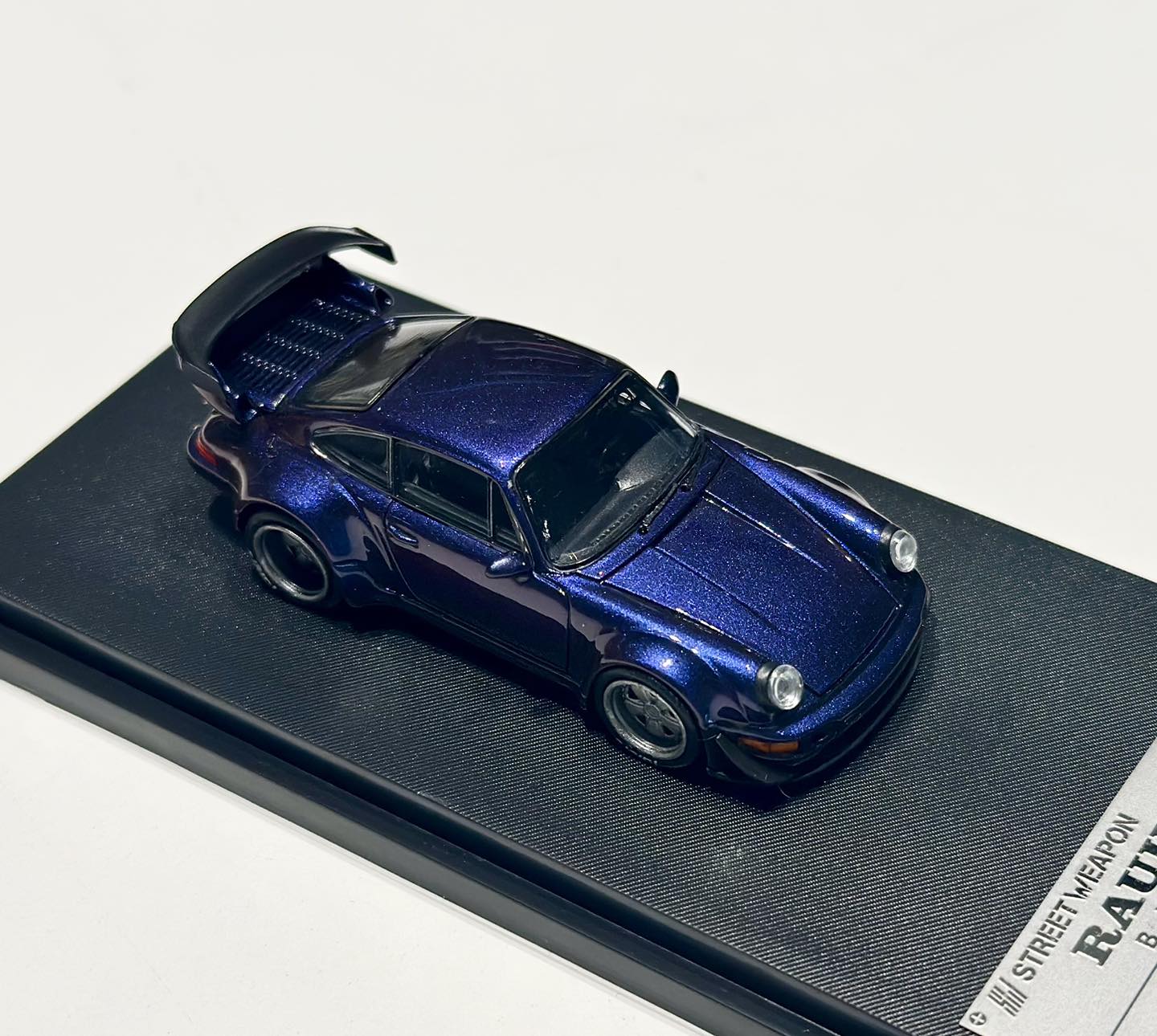 Street Warrior 1:64 Porsche RWB 964 Magic Purple - Imagen 6