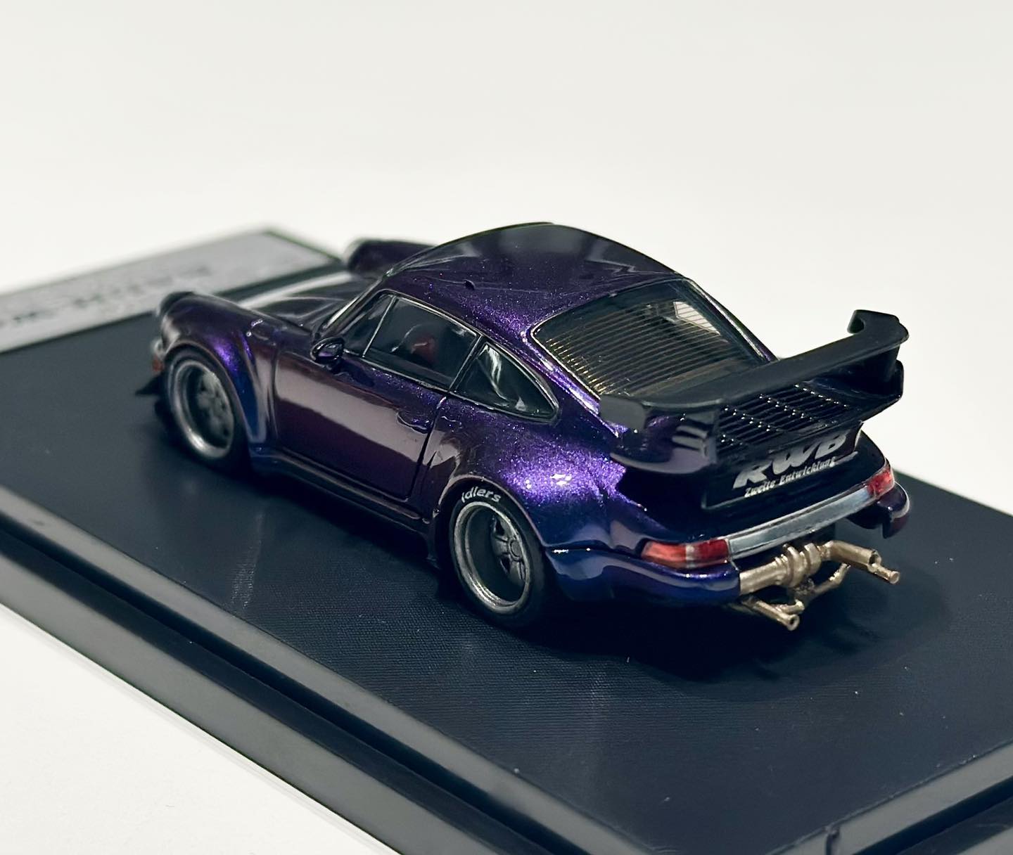 Street Warrior 1:64 Porsche RWB 964 Magic Purple - Imagen 5