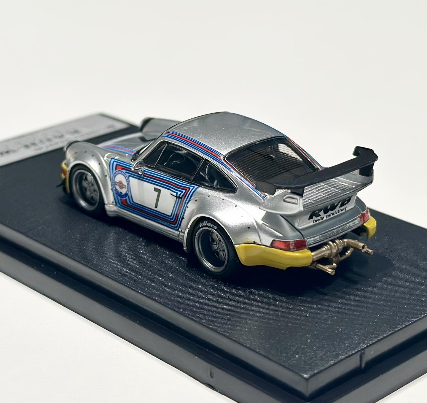 Street Warrior 1:64 Porsche RWB 964 Martini - Imagen 8