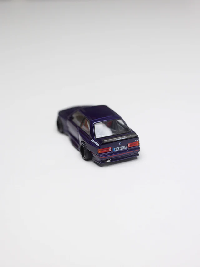 Kaido House x Mini GT 1:64 BMW M3 Kaido GT V2- Purple - Imagen 9