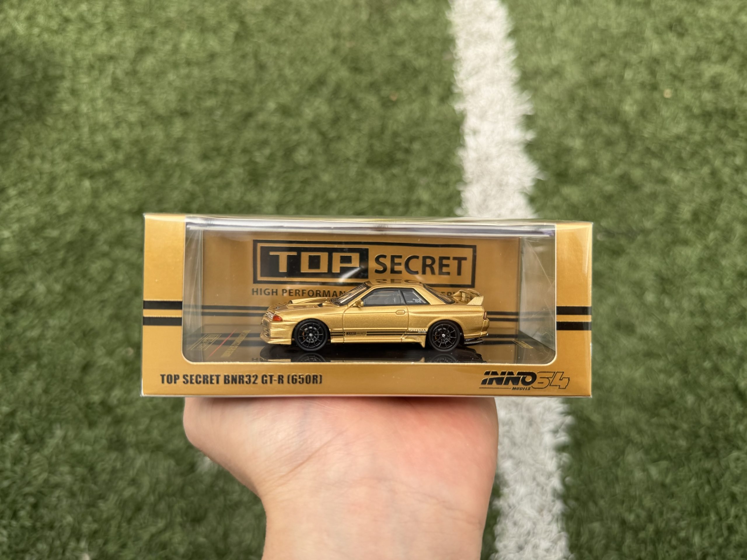 INNO64 1/64 TOP SECRET BNR32 GT-R (650R) Gold