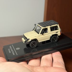 PARA64 1/64 Toyota Land Cruiser 71 Sandy Taupe Anniversary Edition