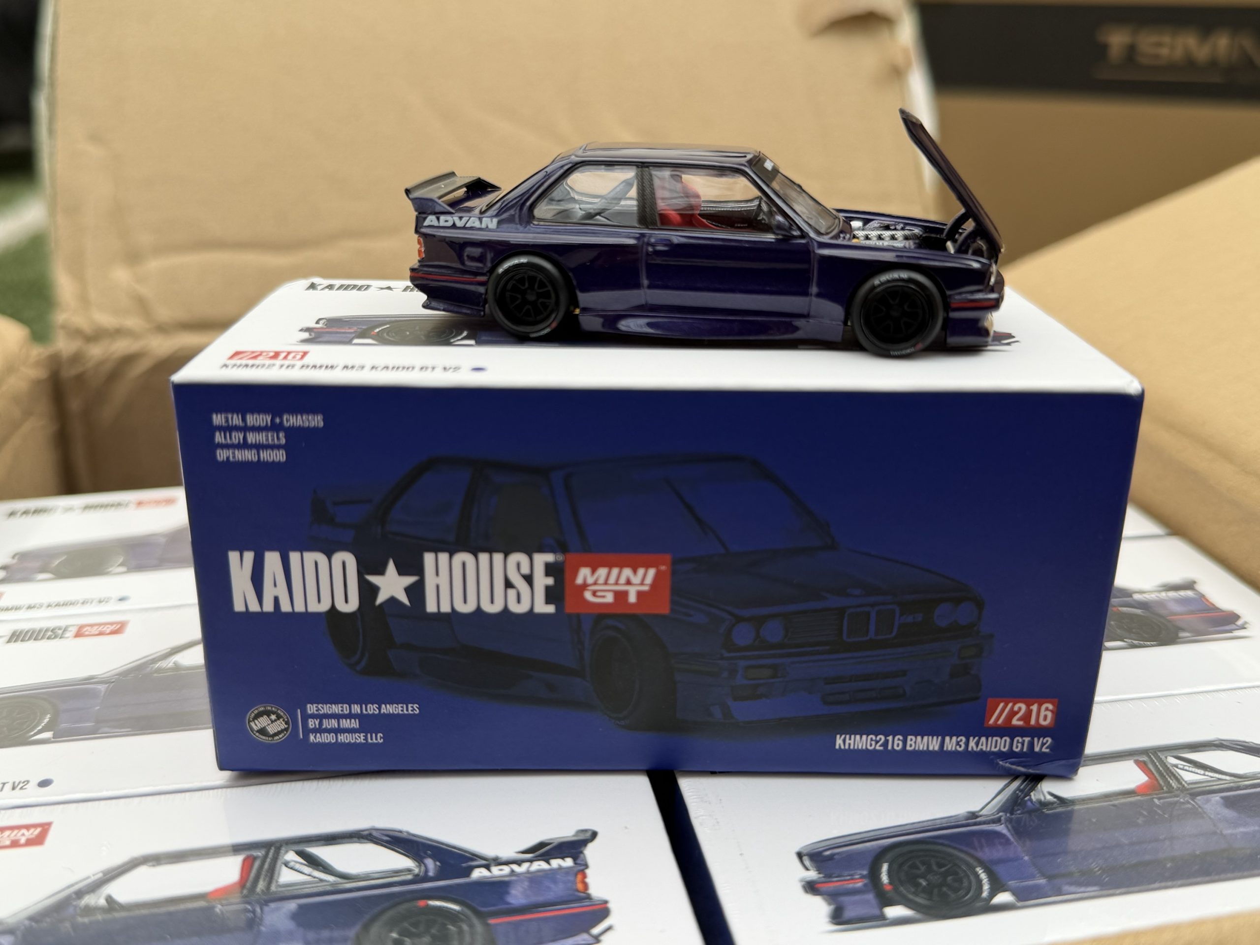 Kaido House x Mini GT 1:64 BMW M3 Kaido GT V2- Purple - Imagen 6