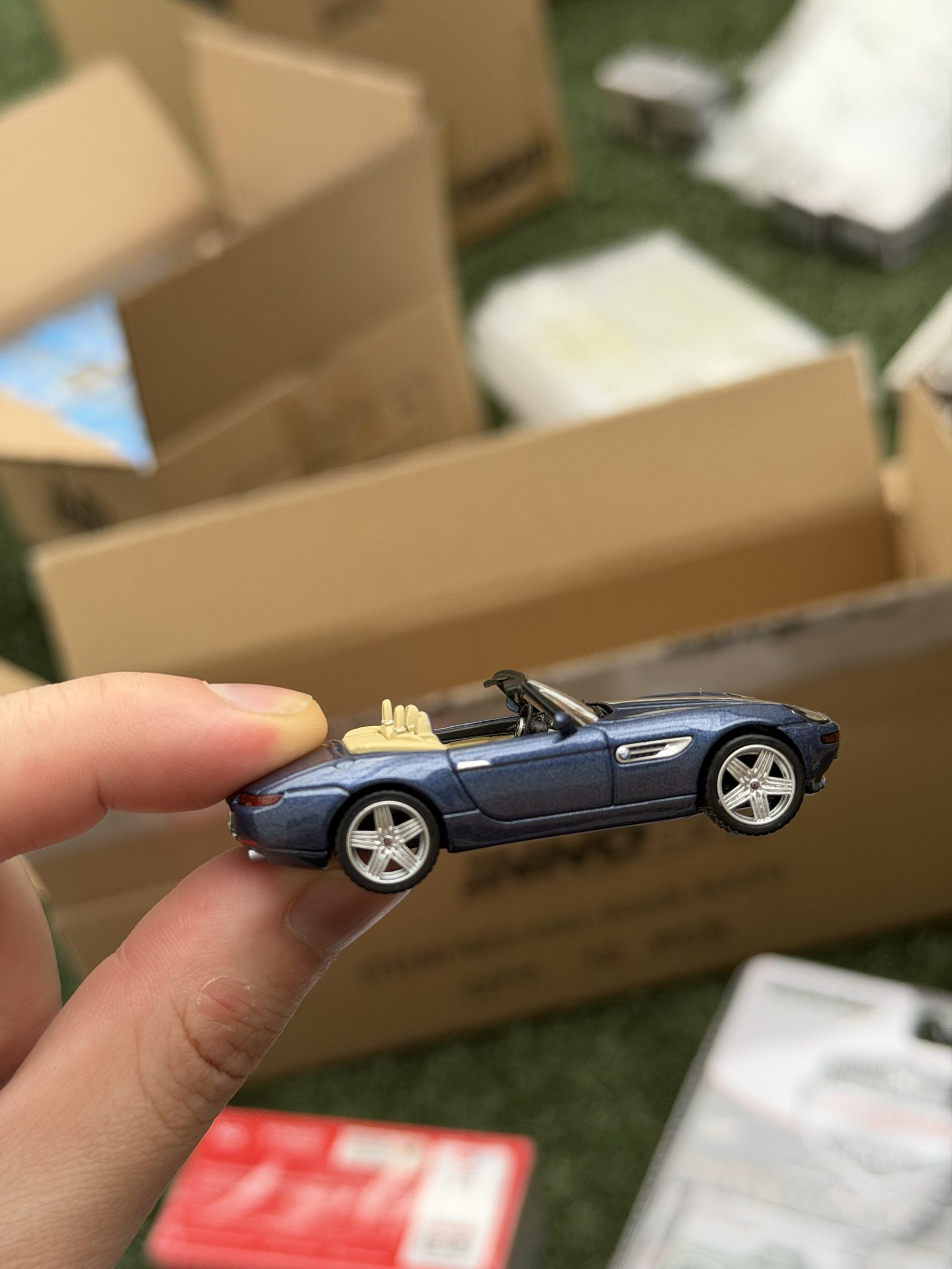 Mini GT 1:64 BMW Z8 Alpina – Alpine Blue - Imagen 5