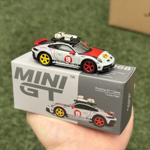 MINI GT 1/64 Porsche 911 Dakar “Mr. Darkar”- Silver