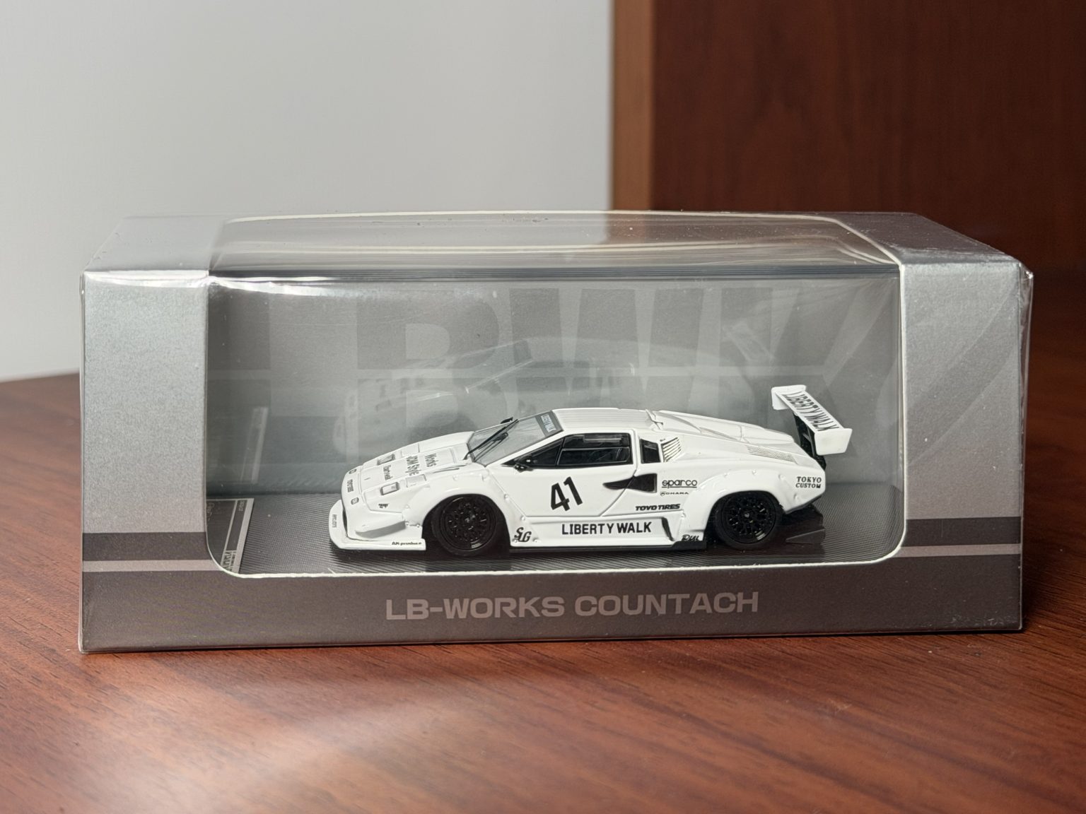 Vision64 Vision64 1/64 Lamborghini Countach LBWK Limitado a 999 unds Blanco | HW ...