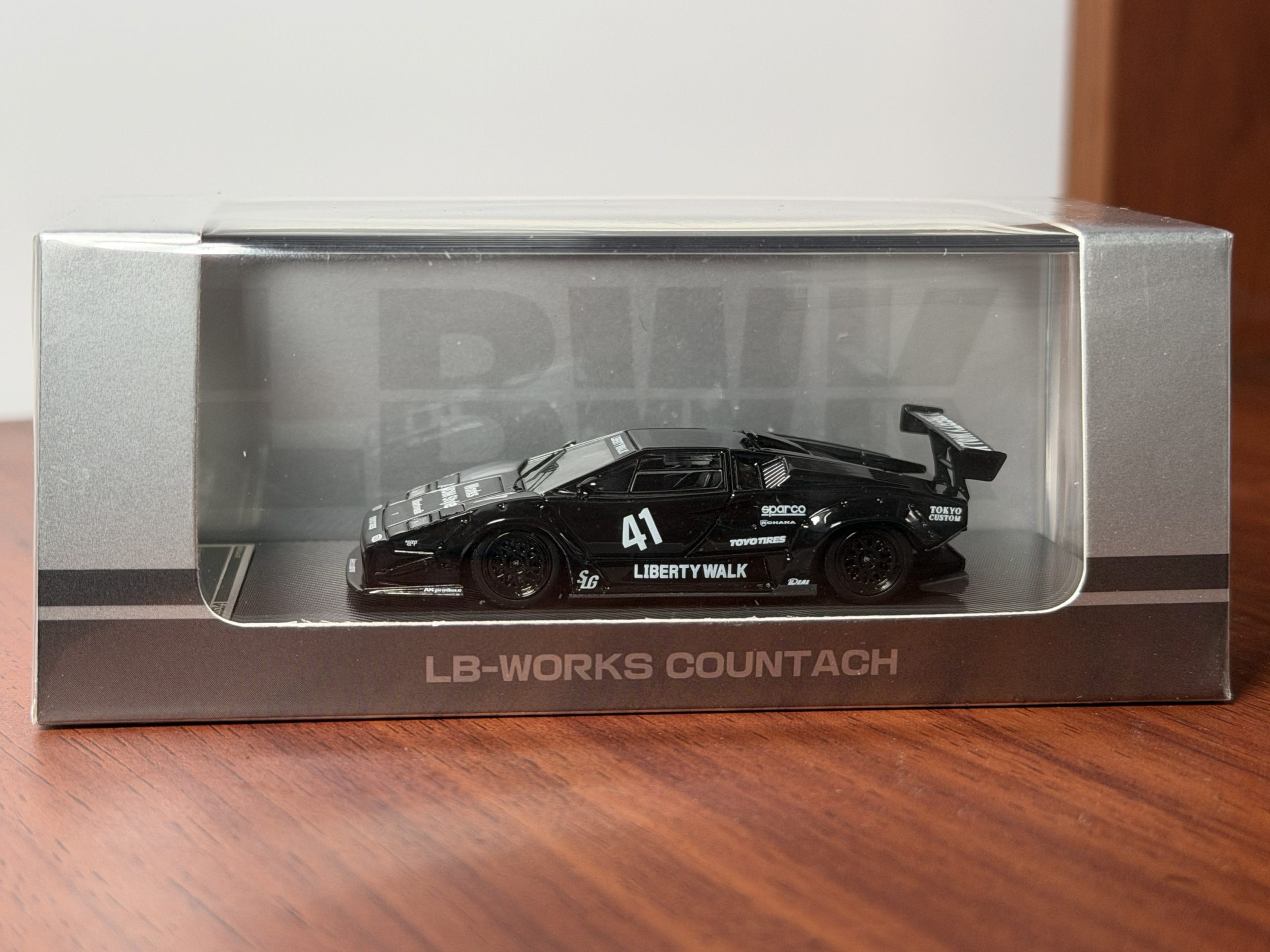 Vision64 1/64 Lamborghini Countach LBWK Limitado a 999 unds Negro