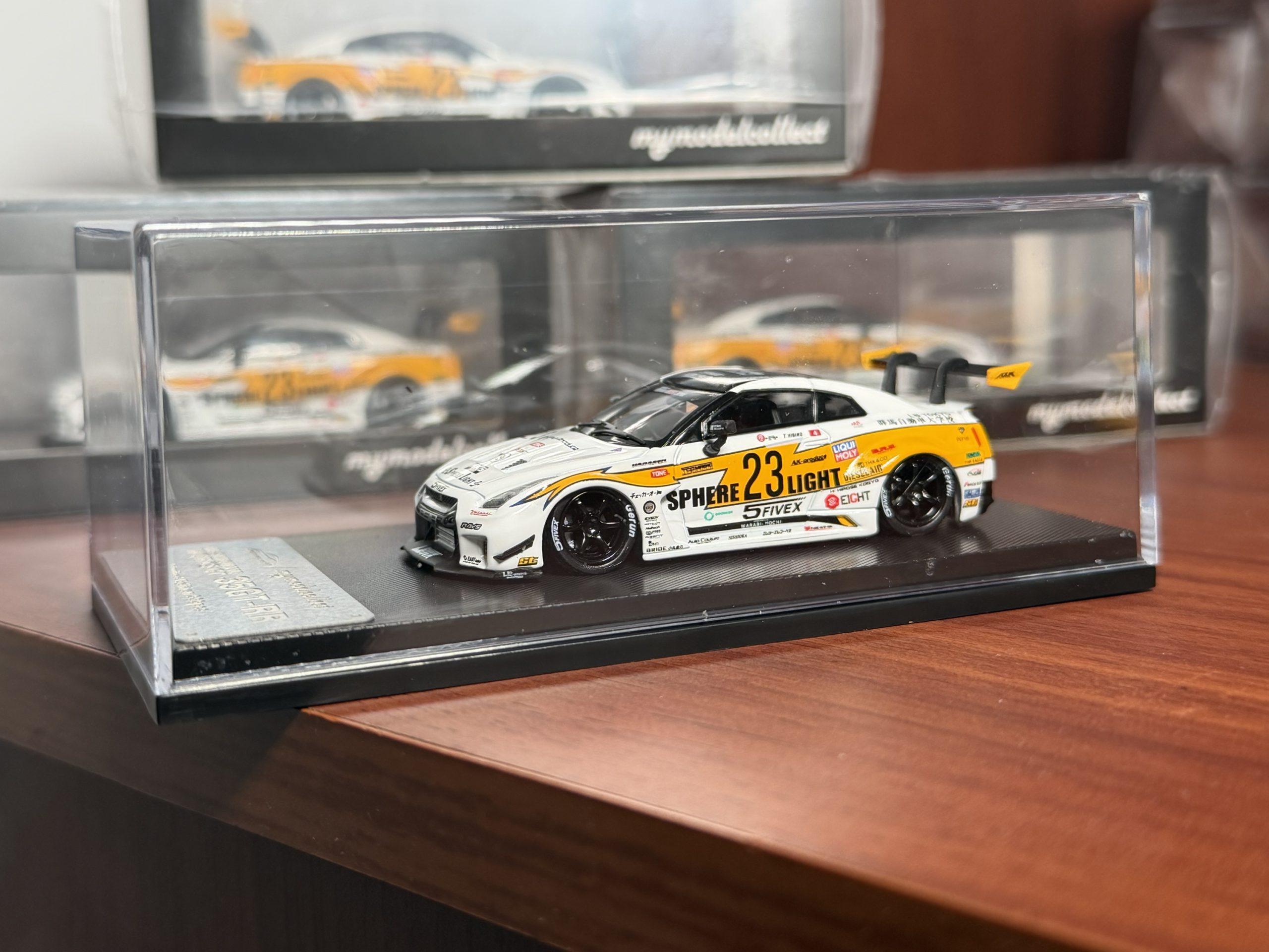 MyModelCollect 1:64 Nissan GT-R R35 LBWK Sphere Light